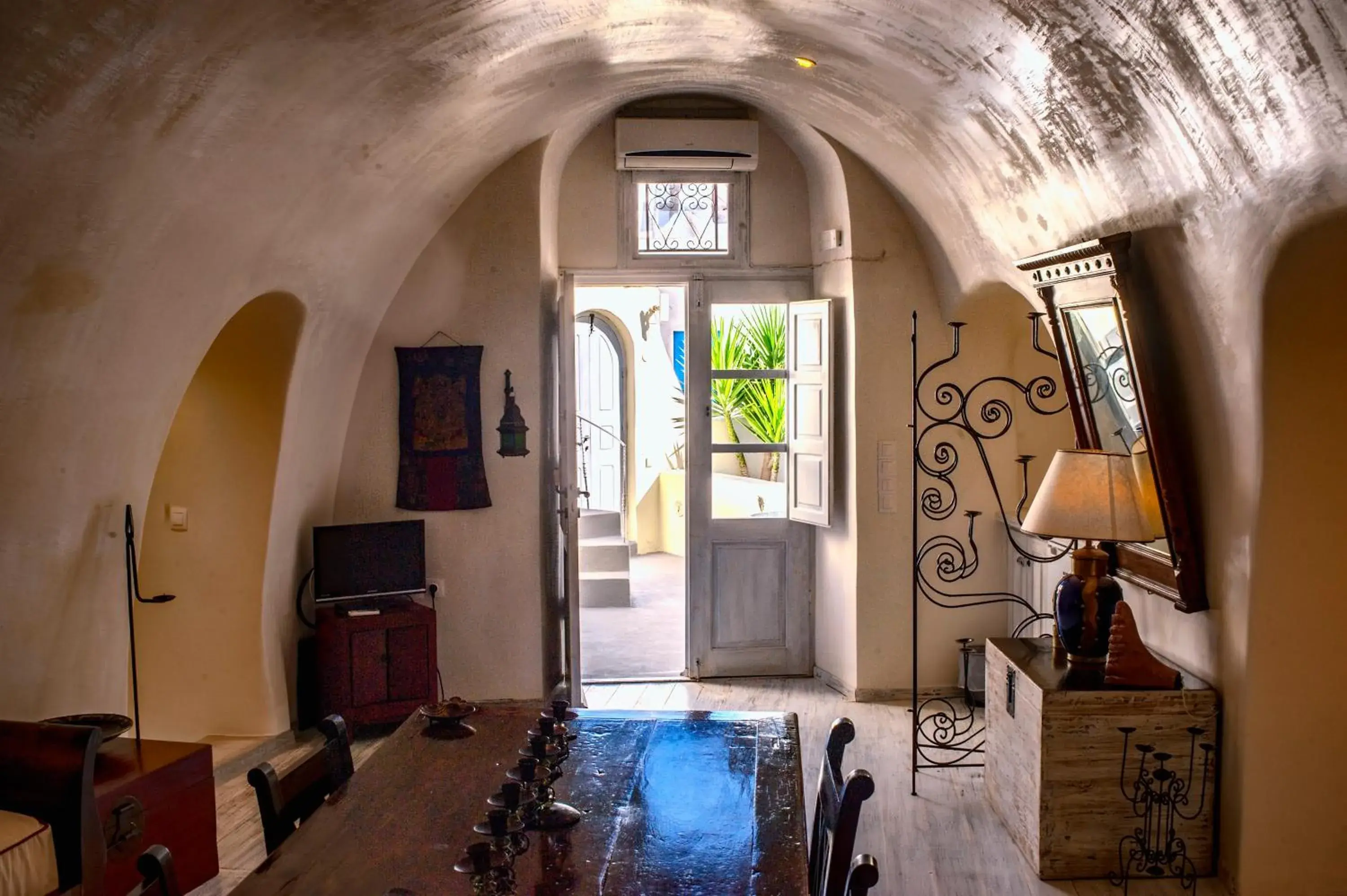 Heliophos Boutique Caves Heliophos Boutique Caves