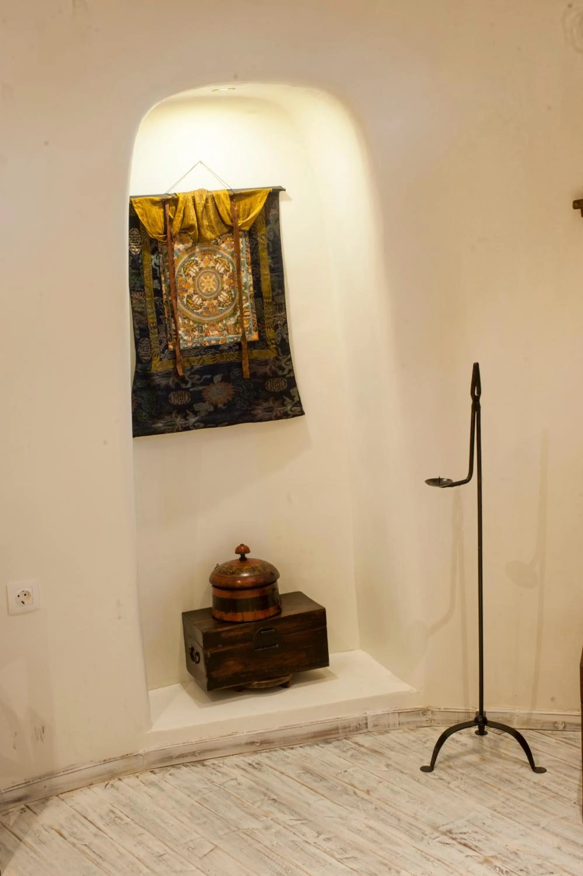 Decorative detail, Bed in Heliophos Boutique Caves