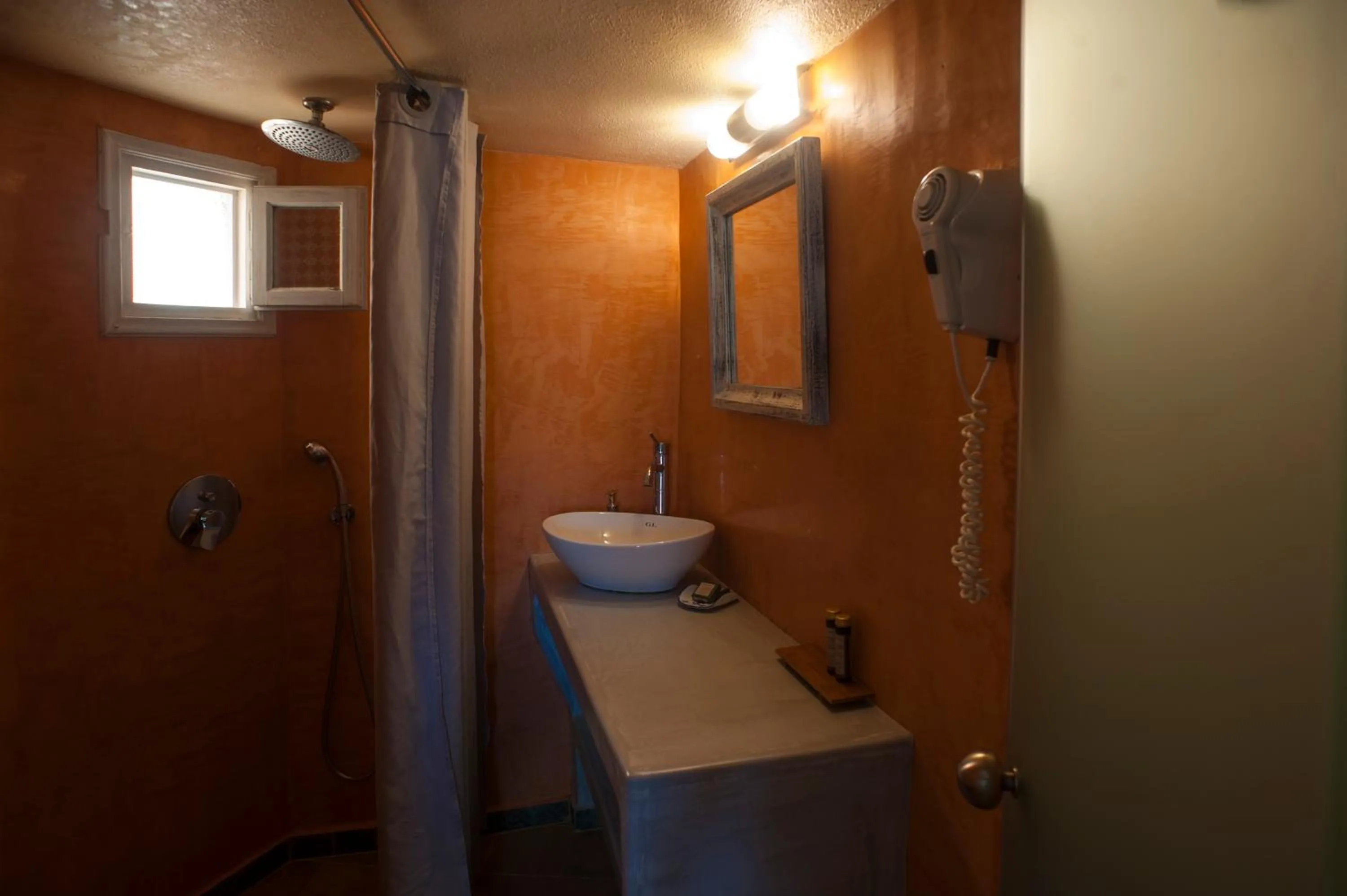 Bathroom in Heliophos Boutique Caves