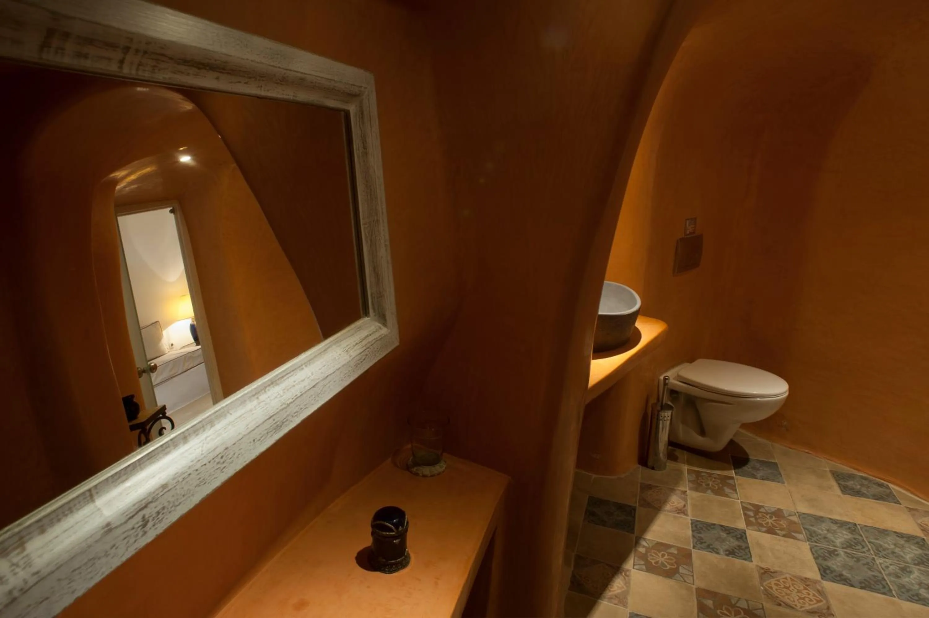 Toilet in Heliophos Boutique Caves