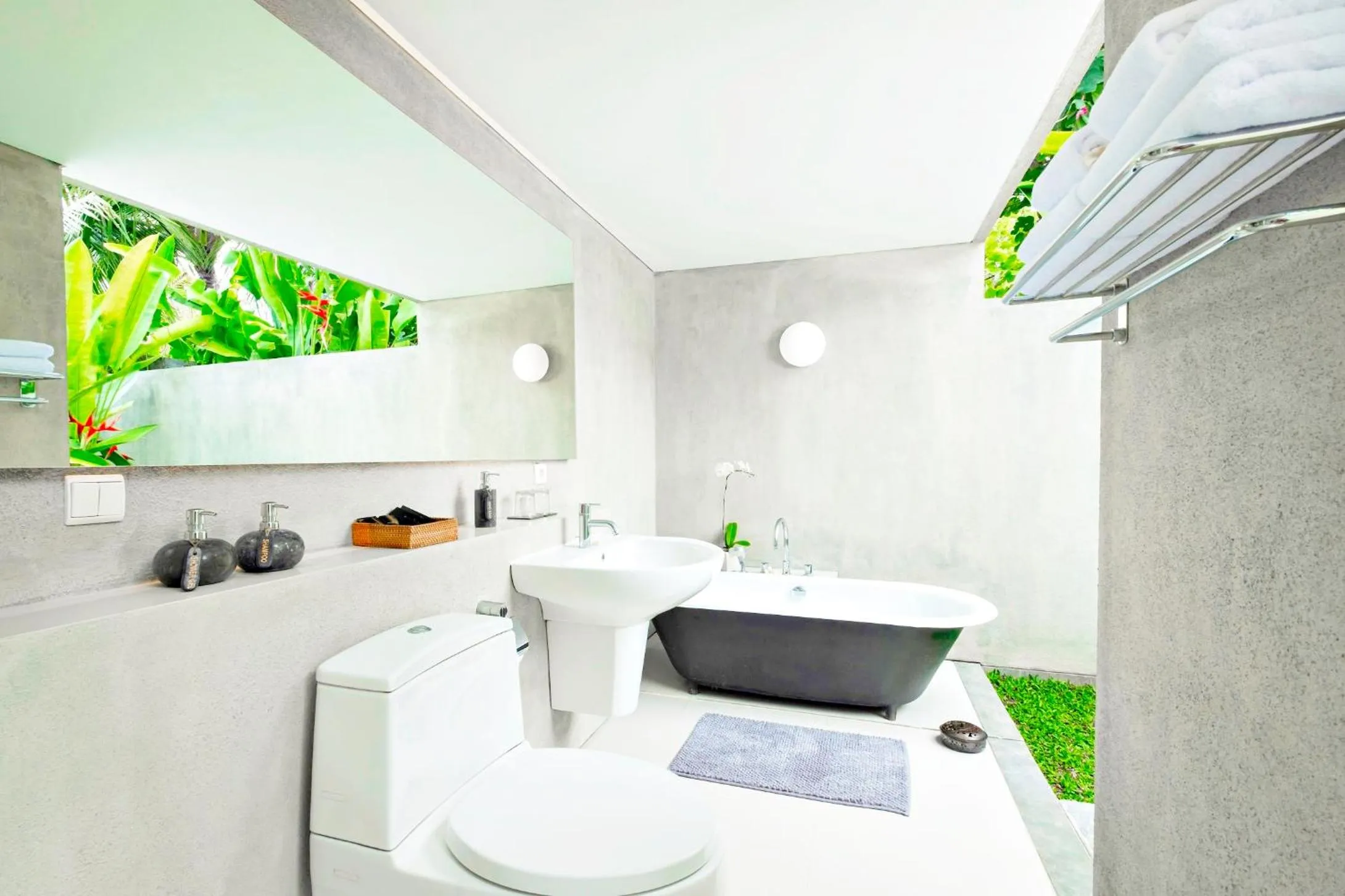 Bathroom in Mayaloka Villas Seminyak