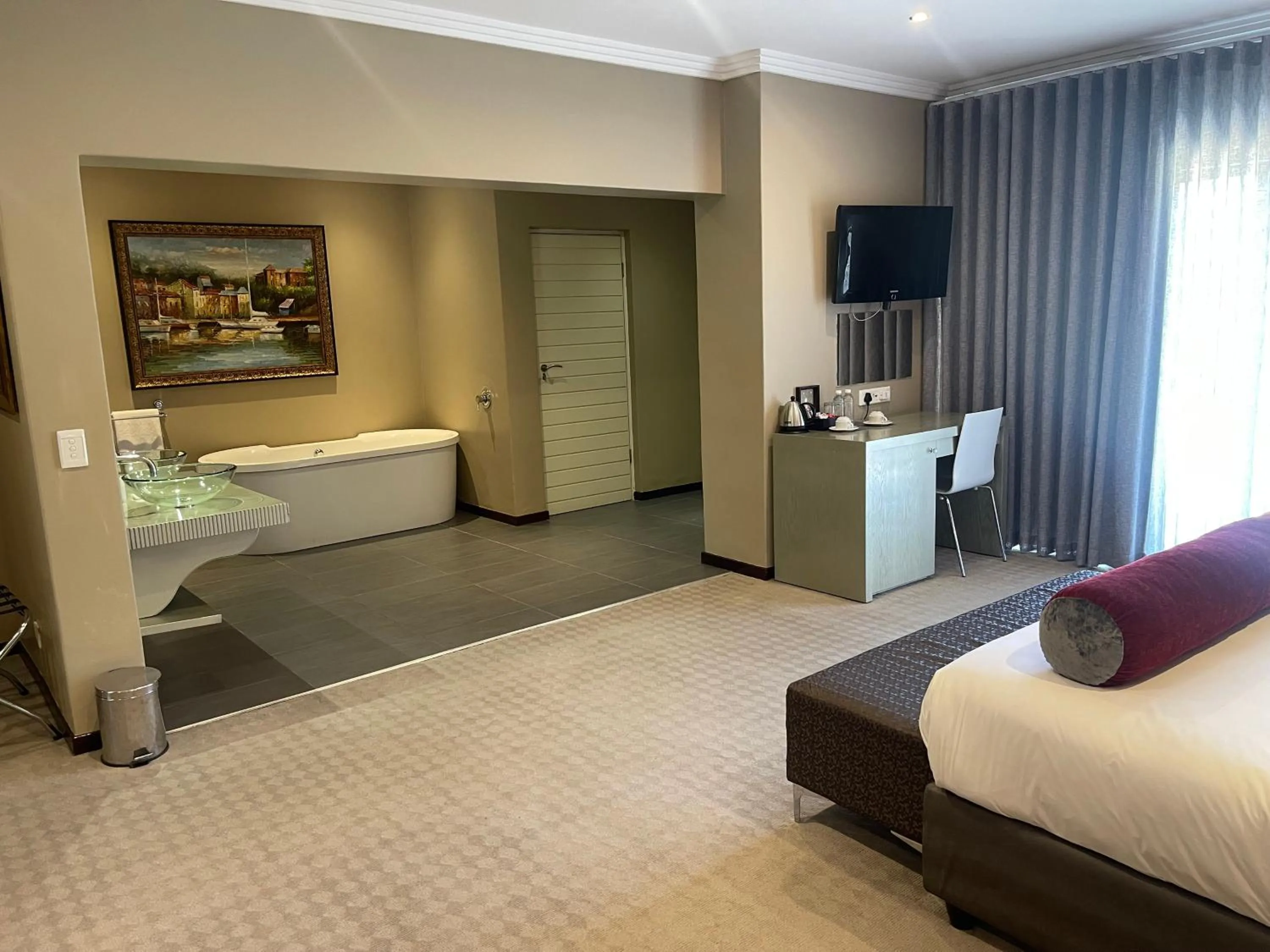 Bed in St Andrews Hotel and Spa