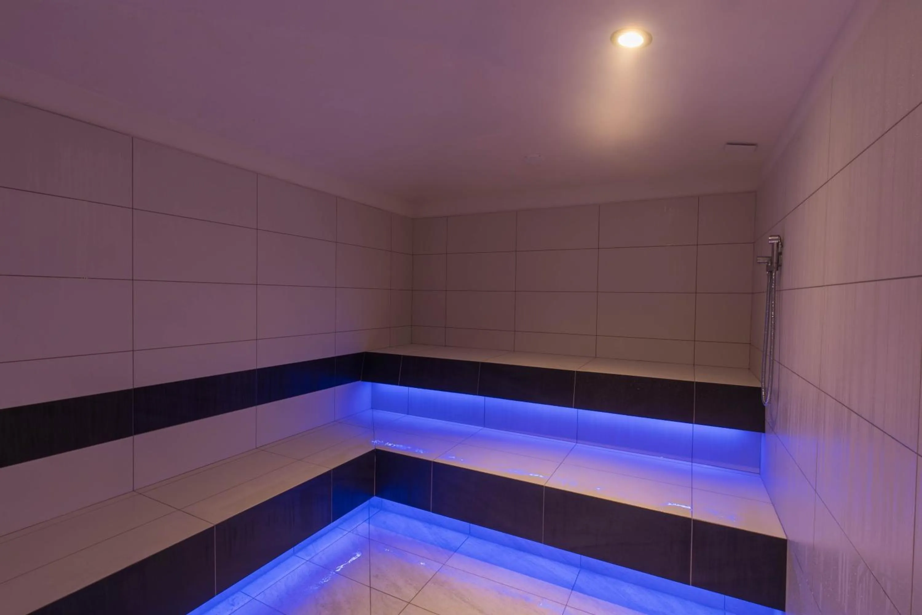 Steam room in Belvenu Boutique Hotel