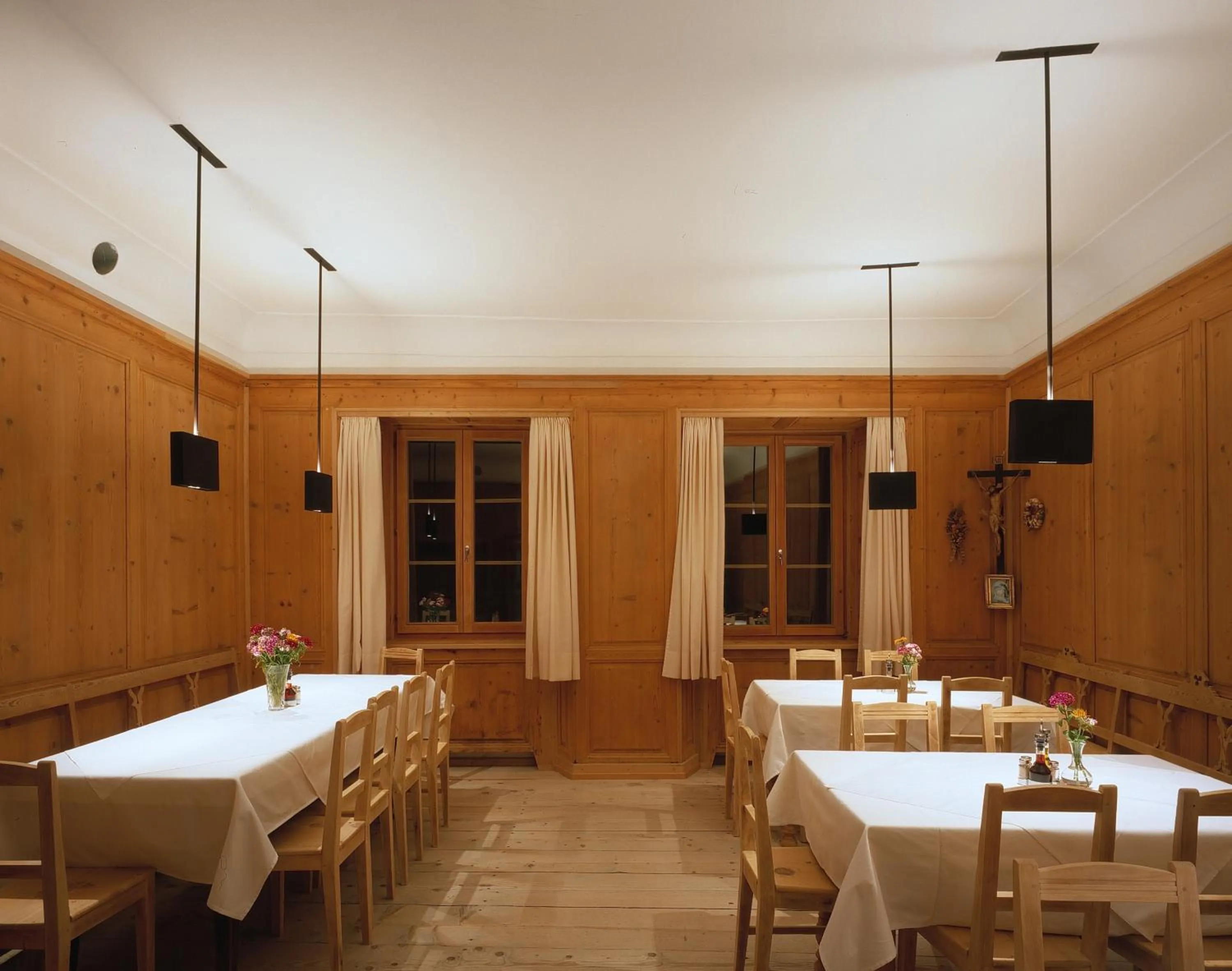 Restaurant/places to eat in Belvenu Boutique Hotel