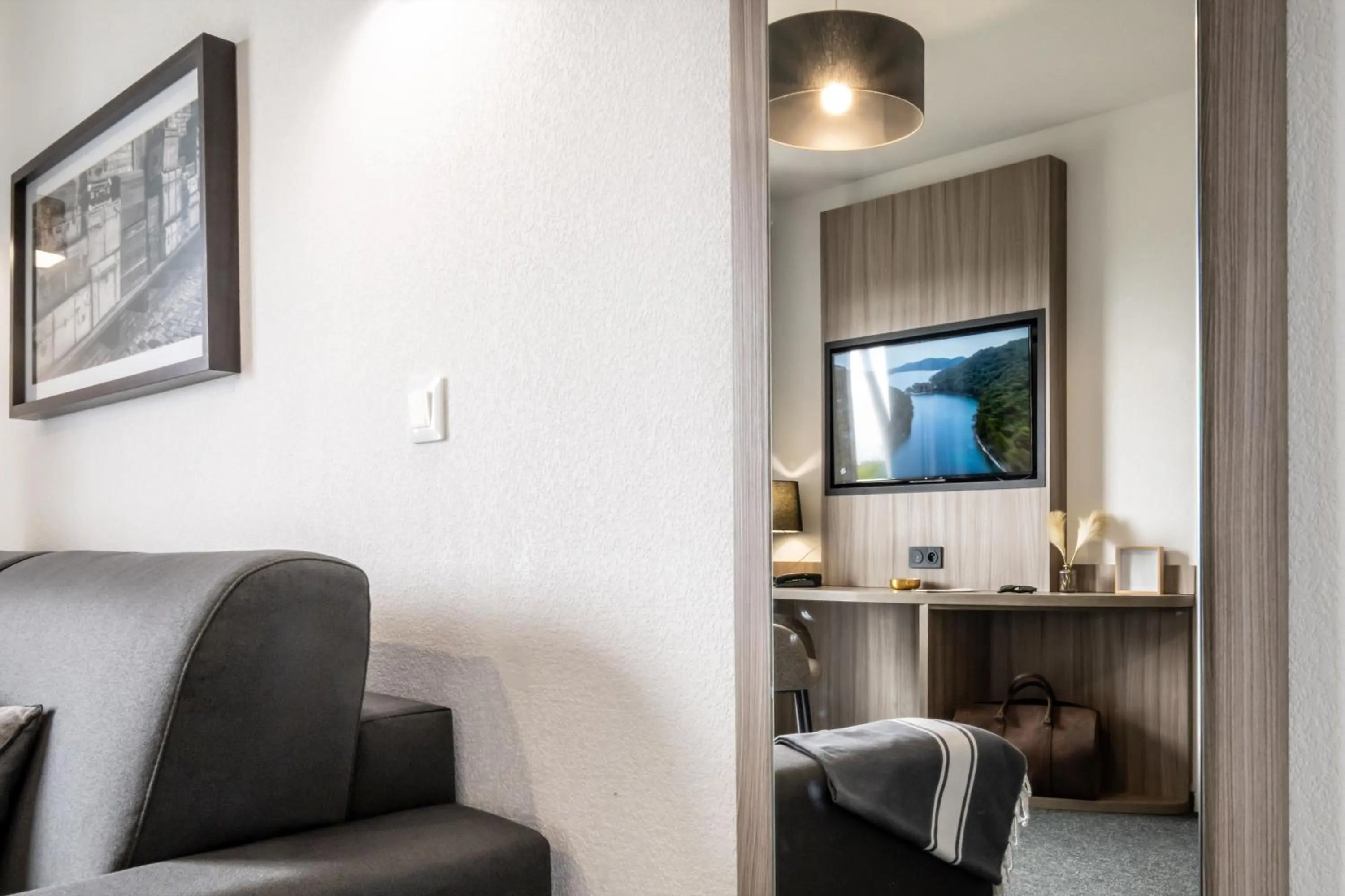 Seating area in Nemea Appart Hotel Stadium Bordeaux aéroport