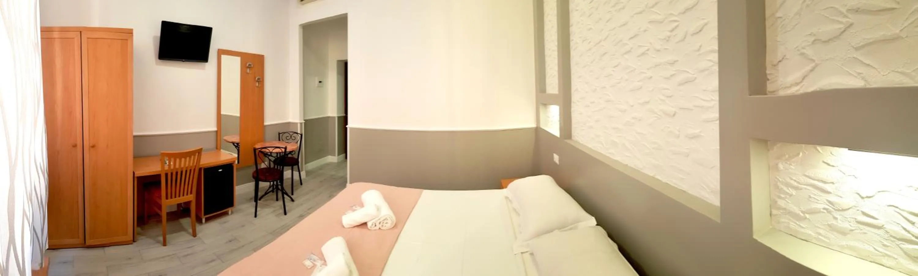 Bedroom, Bed in Legends