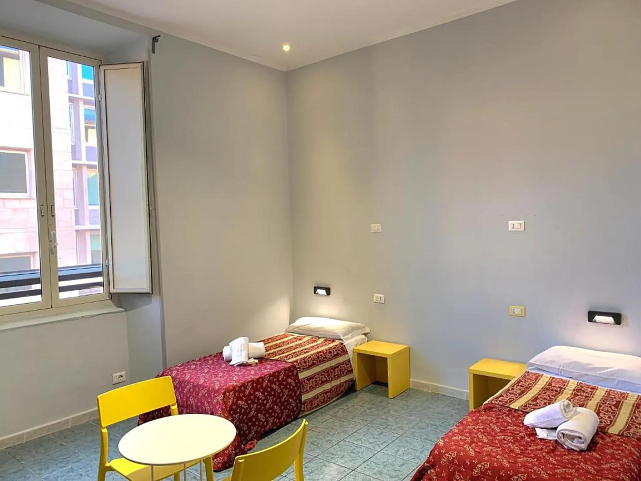 Bedroom, Bed in Legends