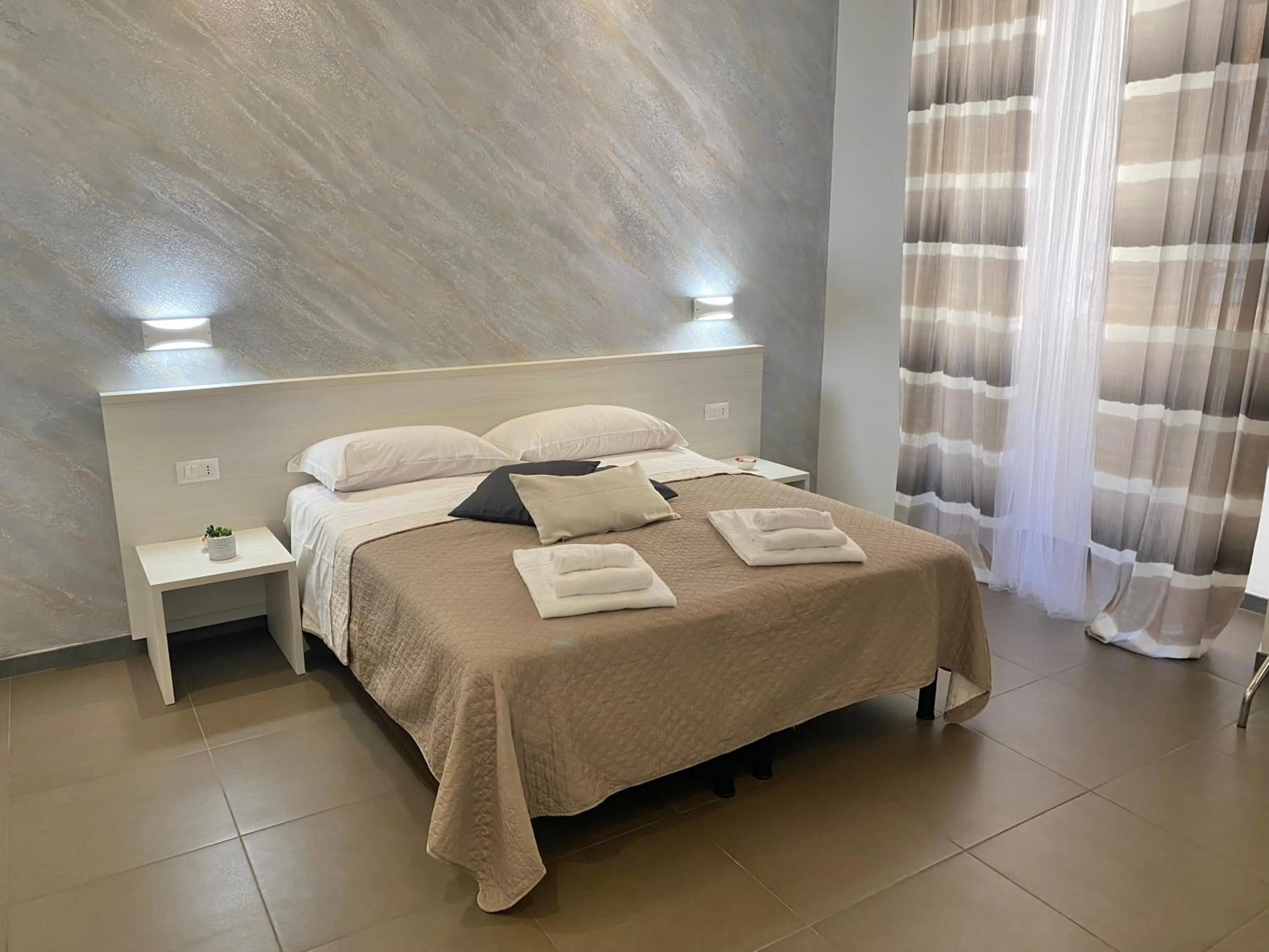 Bedroom, Bed in Legends