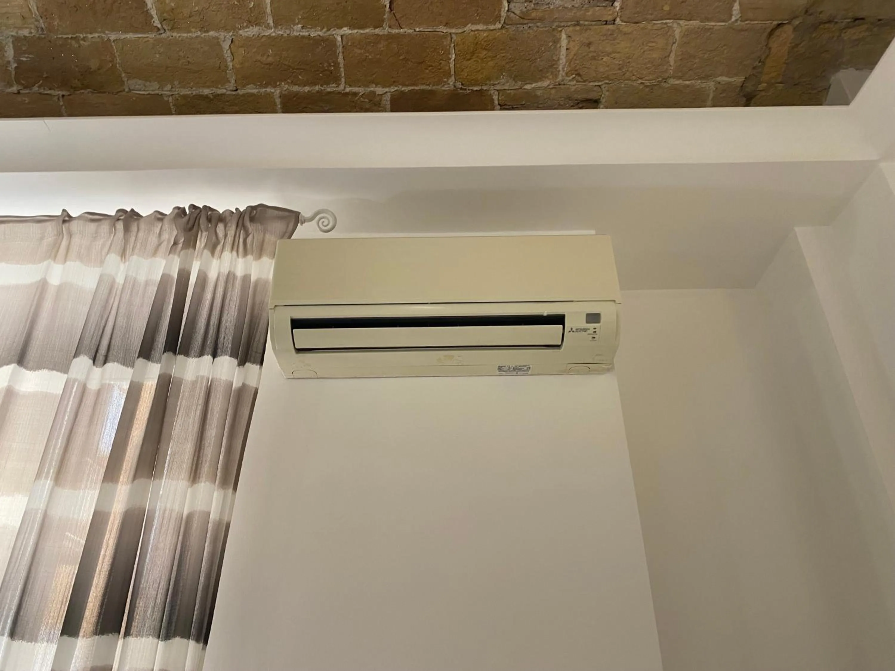 air conditioner in Legends