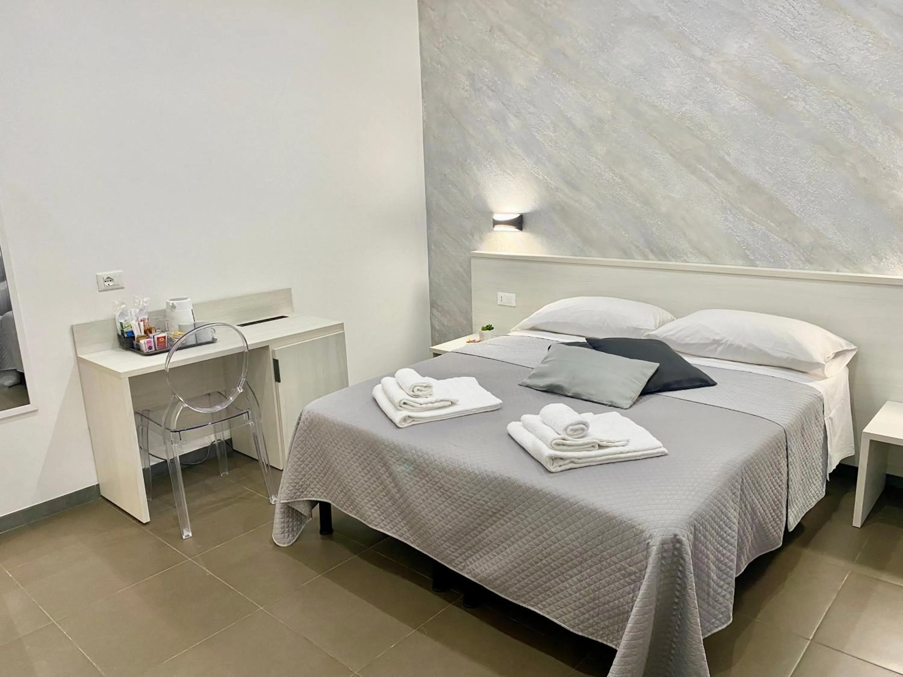 Bedroom, Bed in Legends