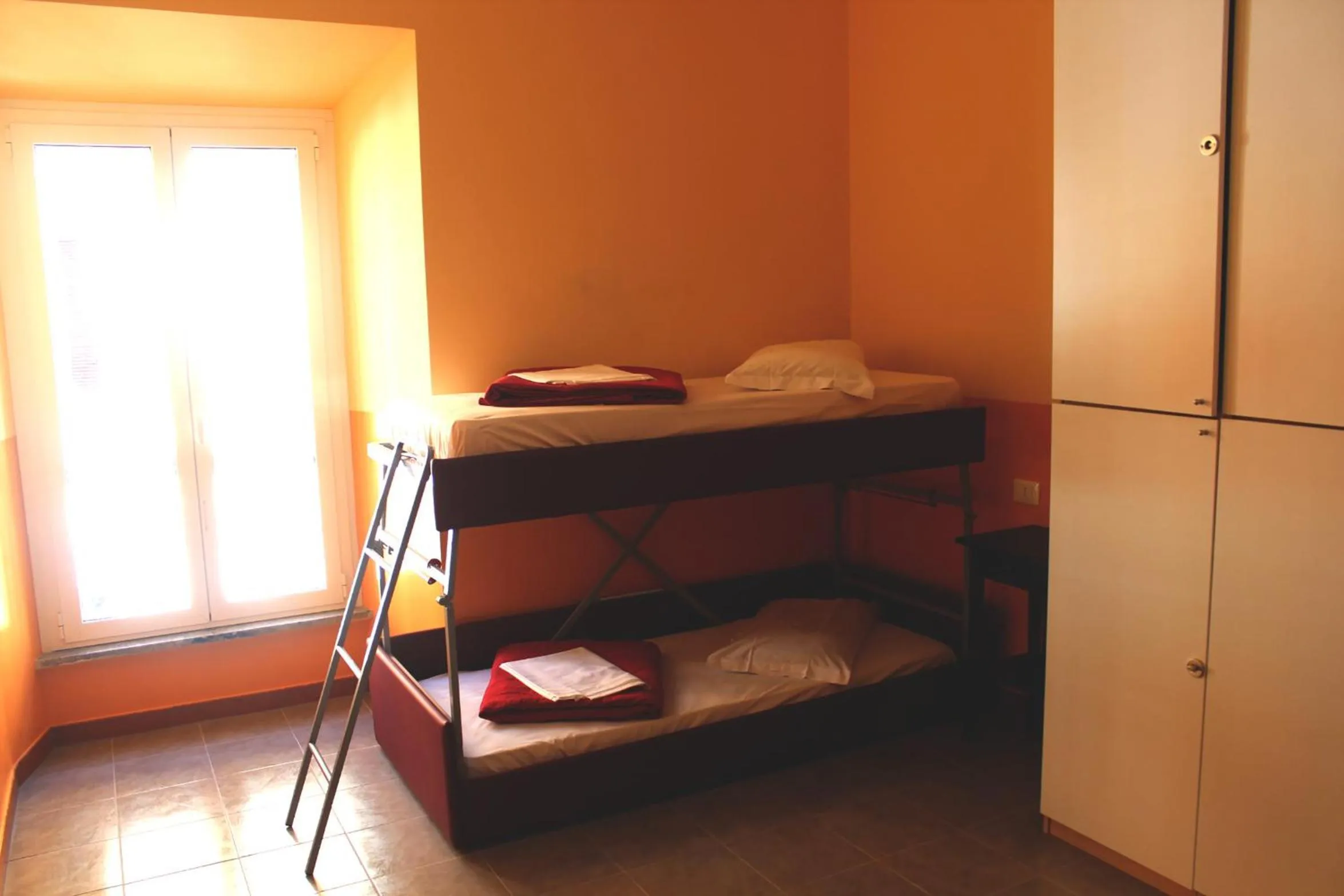 Bathroom, Bed in Legends