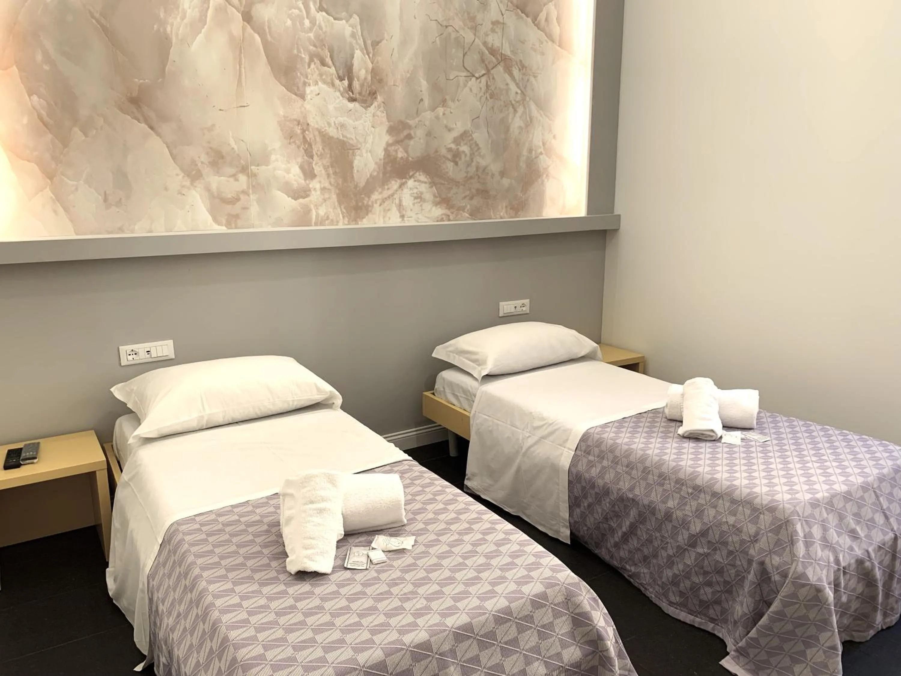 Bedroom, Bed in Legends