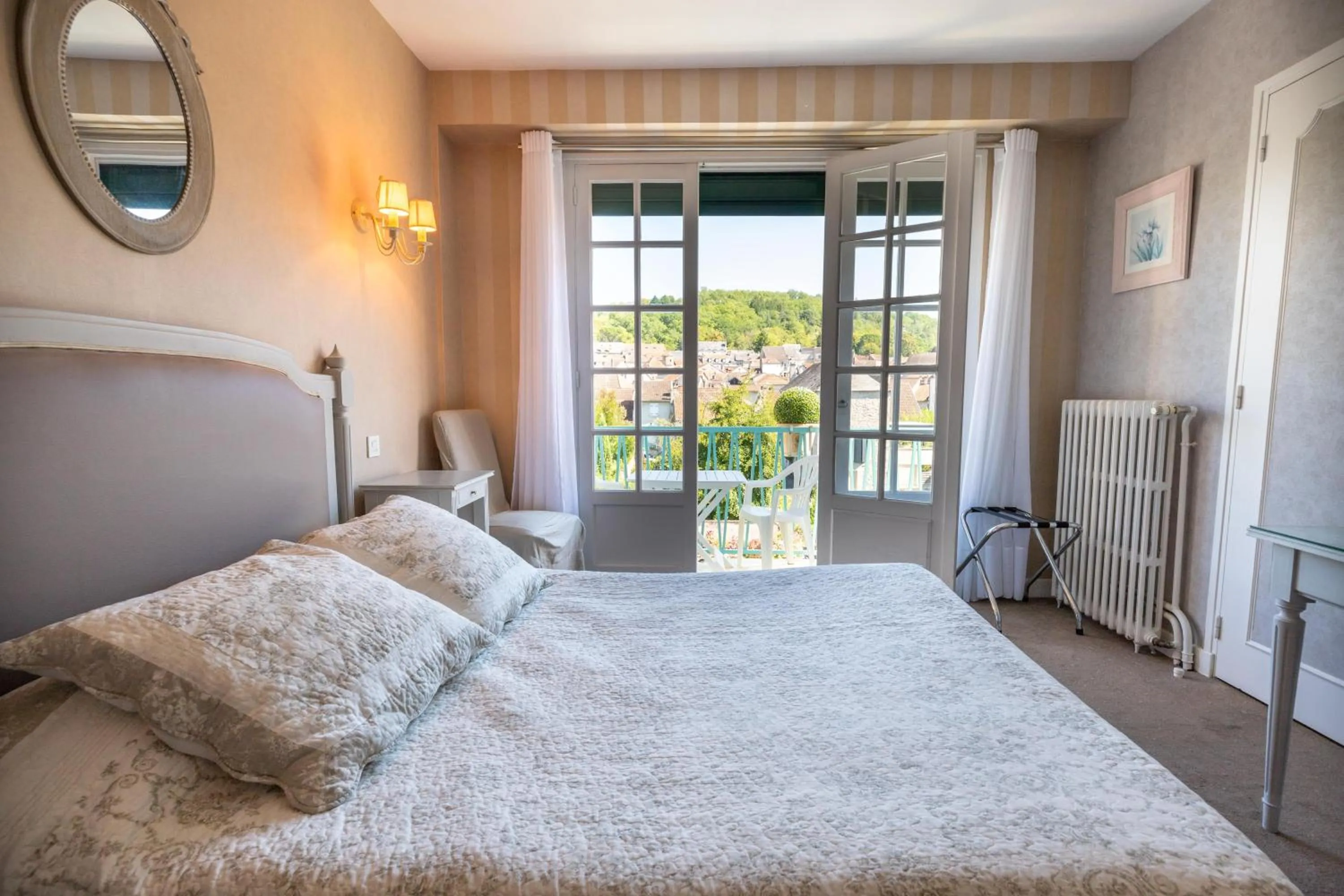 Bedroom, Bed in Le Quercy