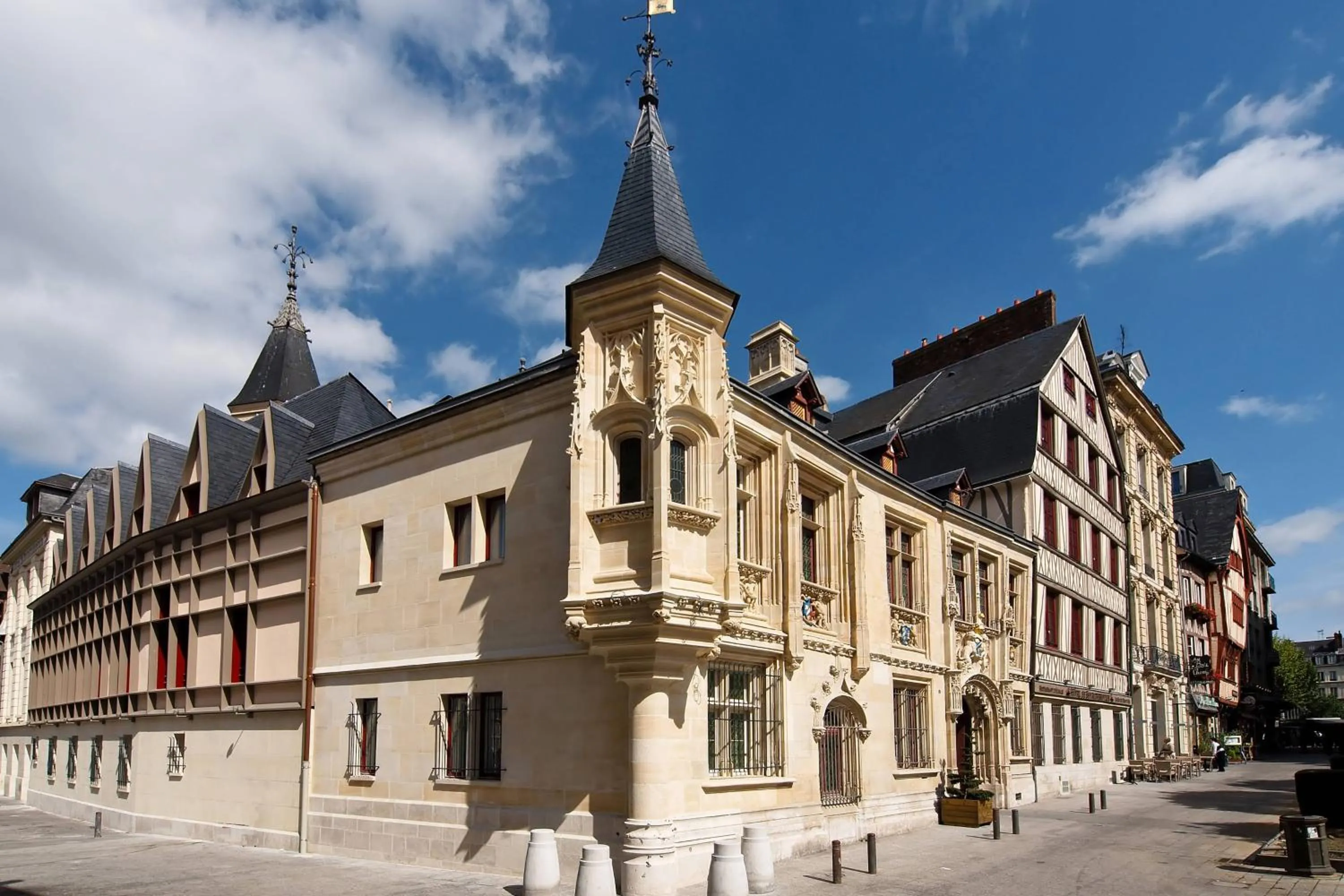 Property building in Hôtel de Bourgtheroulde, Autograph Collection