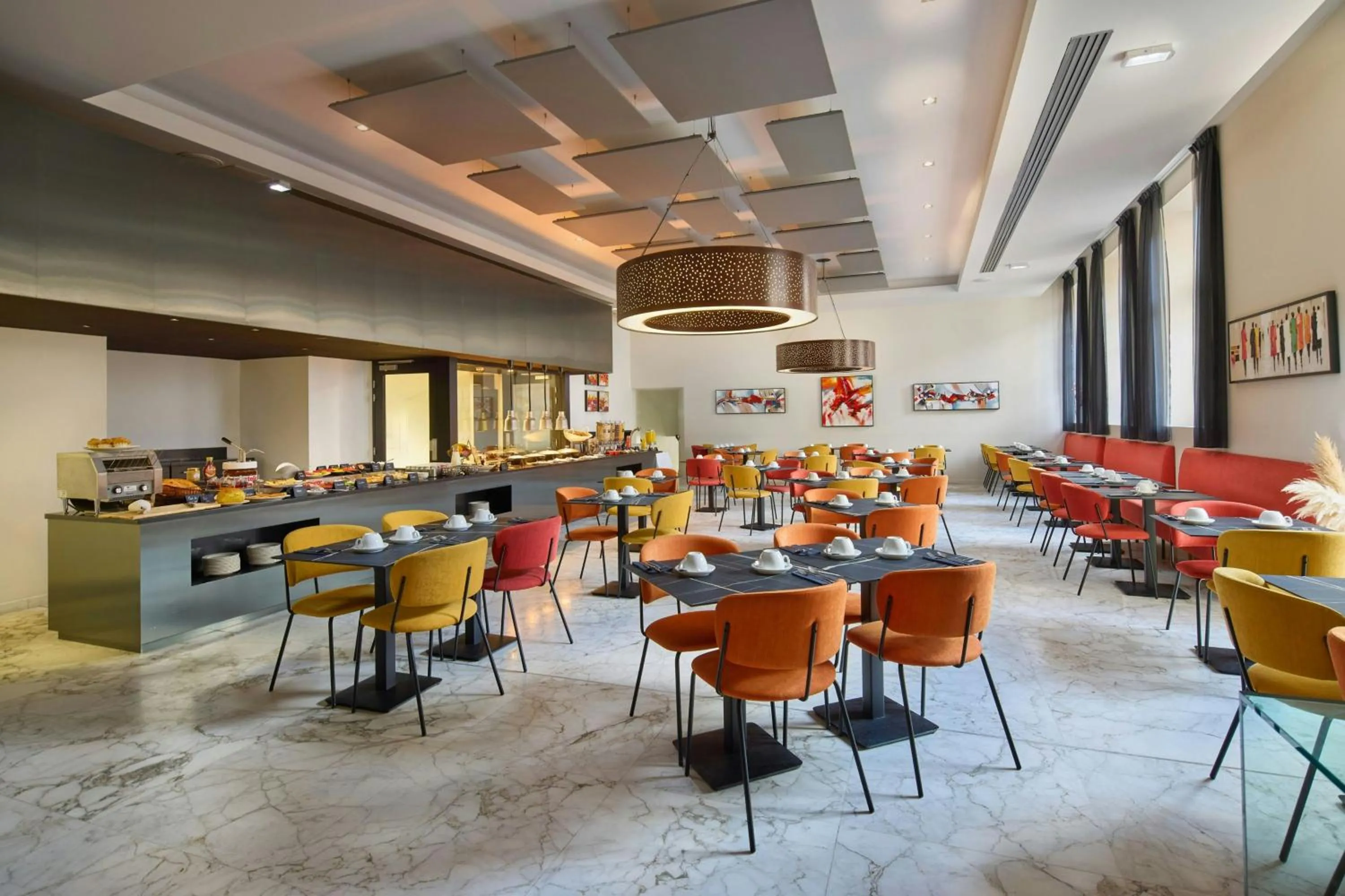 Breakfast in Hôtel de Bourgtheroulde, Autograph Collection