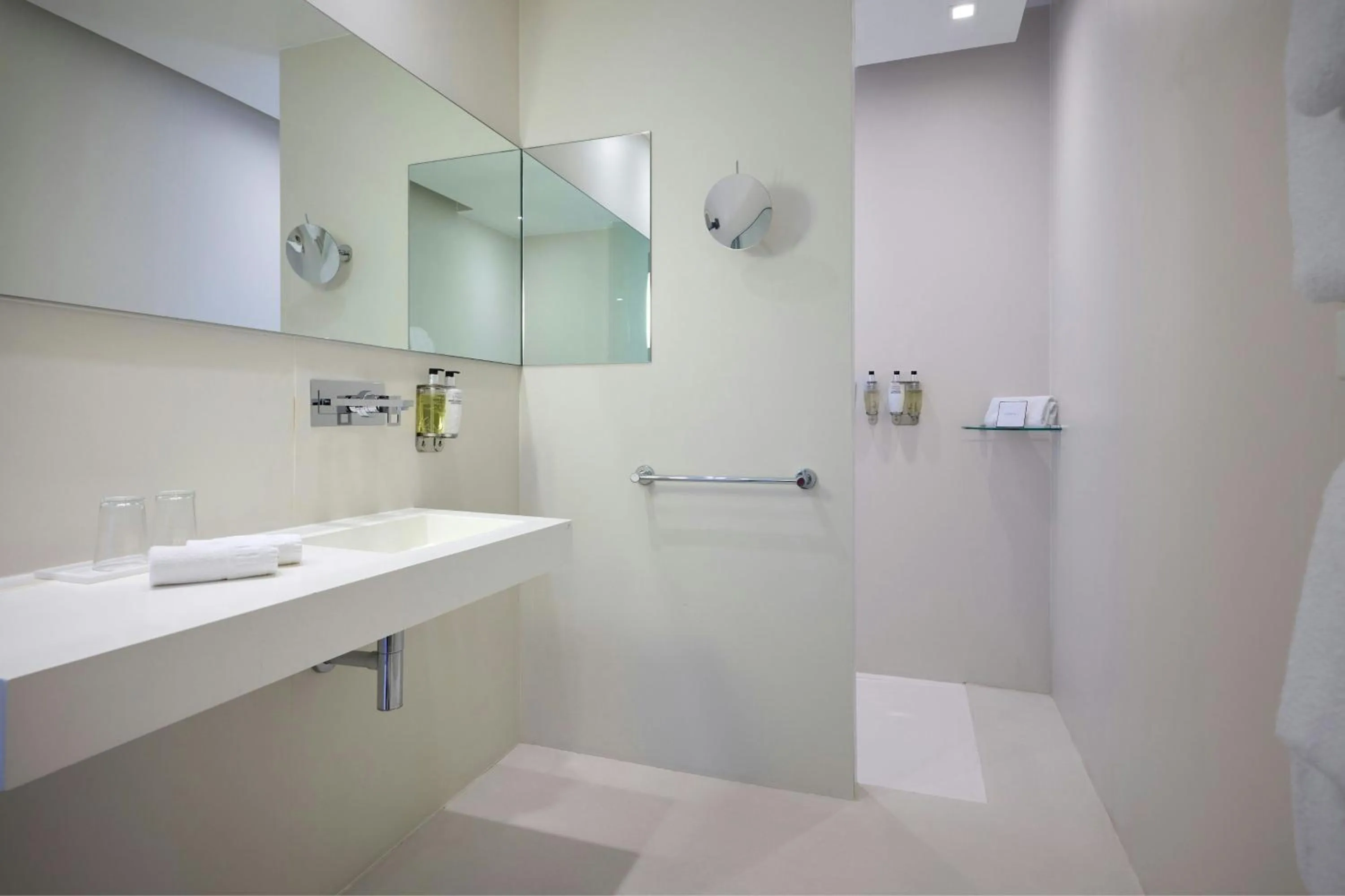 Photo of the whole room in Hôtel de Bourgtheroulde, Autograph Collection