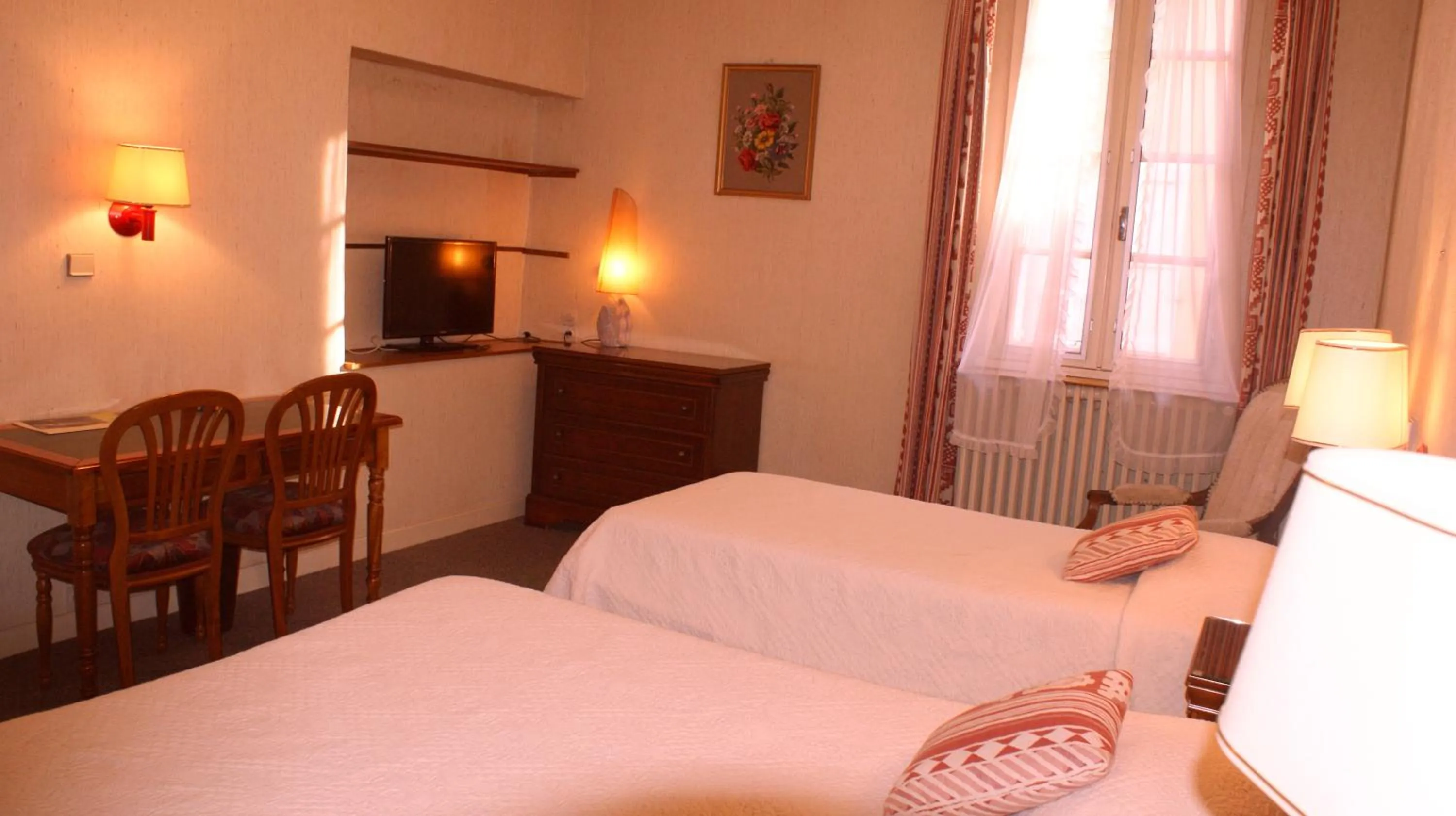 Day, Bed in Hôtel Le Commerce