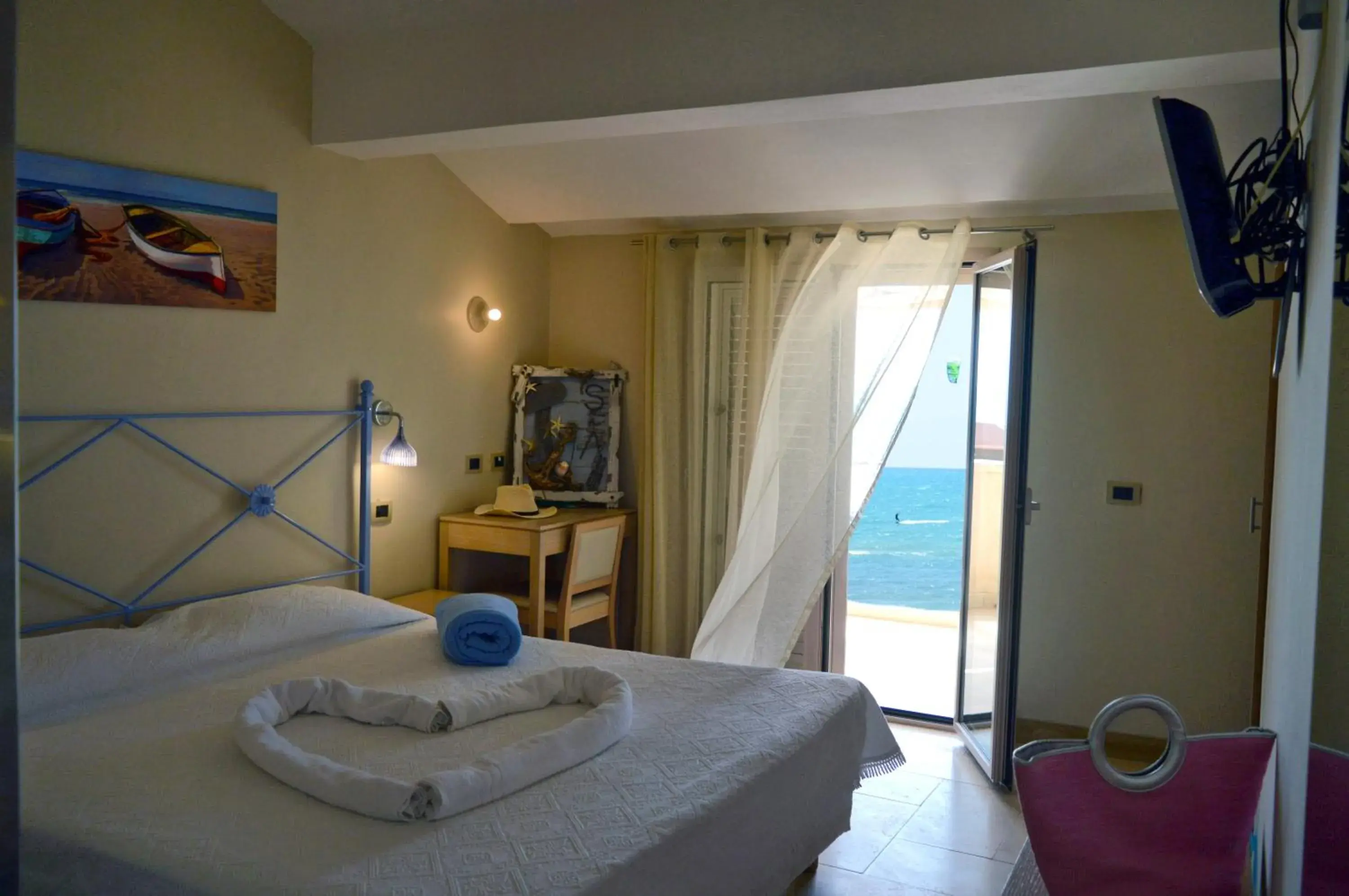 Double Room with Balcony and Sea View in Hotel Mar & Sol Double Room with Balcony and Sea View in Hotel Mar & Sol
