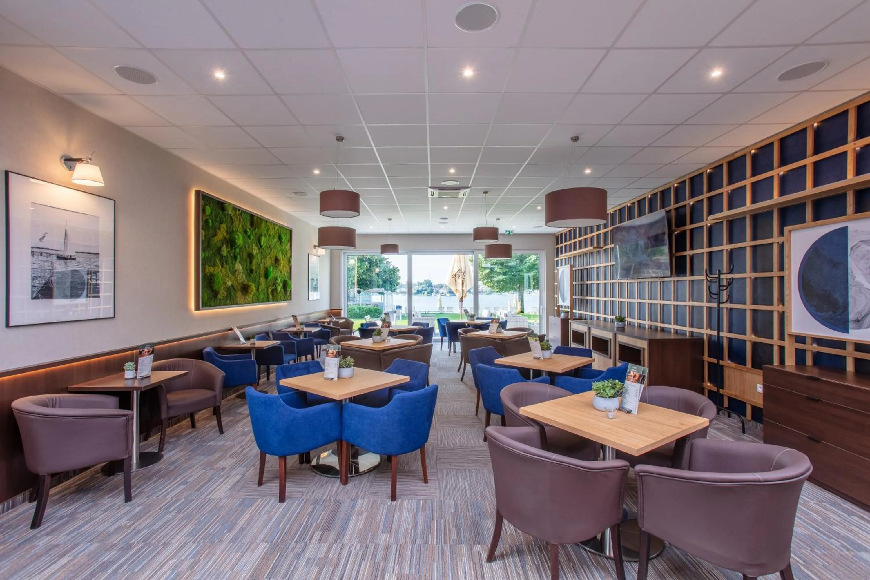 Lounge or bar in Hotel Senec Aqua Resort - Family friendly