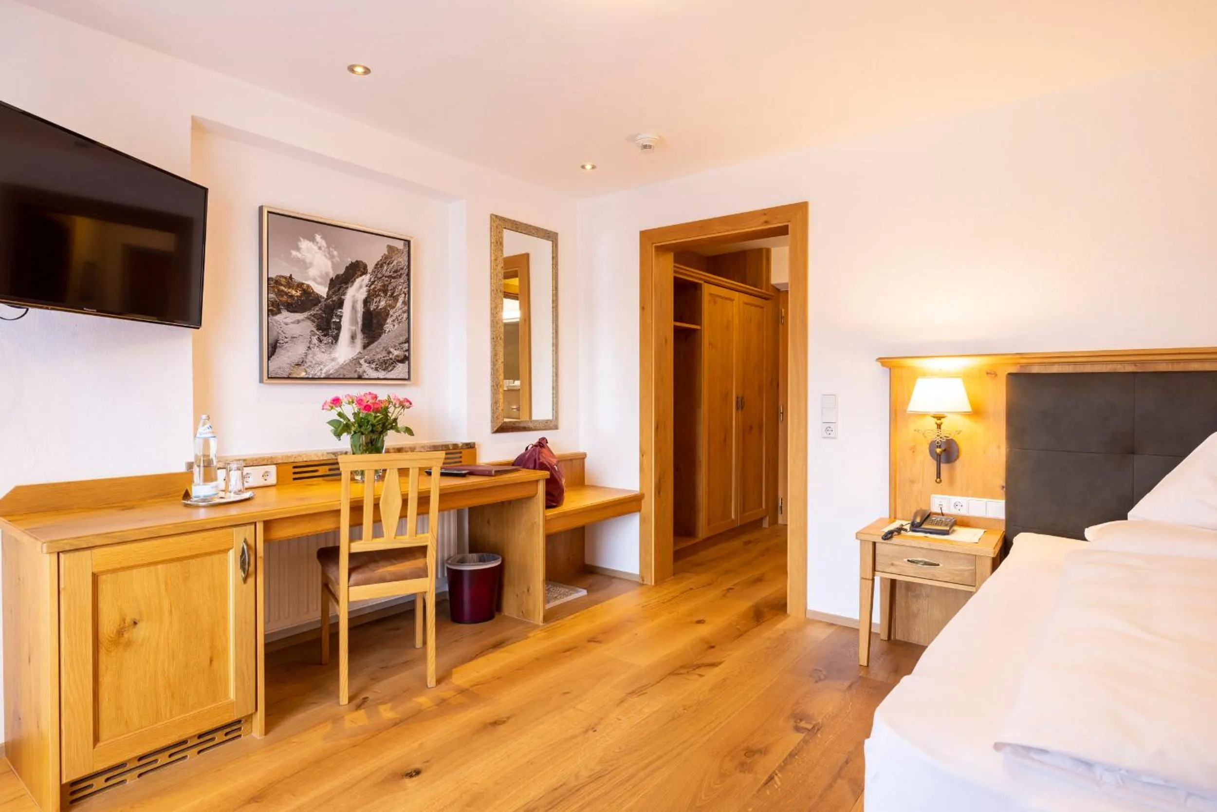 Photo of the whole room, Bed in Parkhotel Seefeld