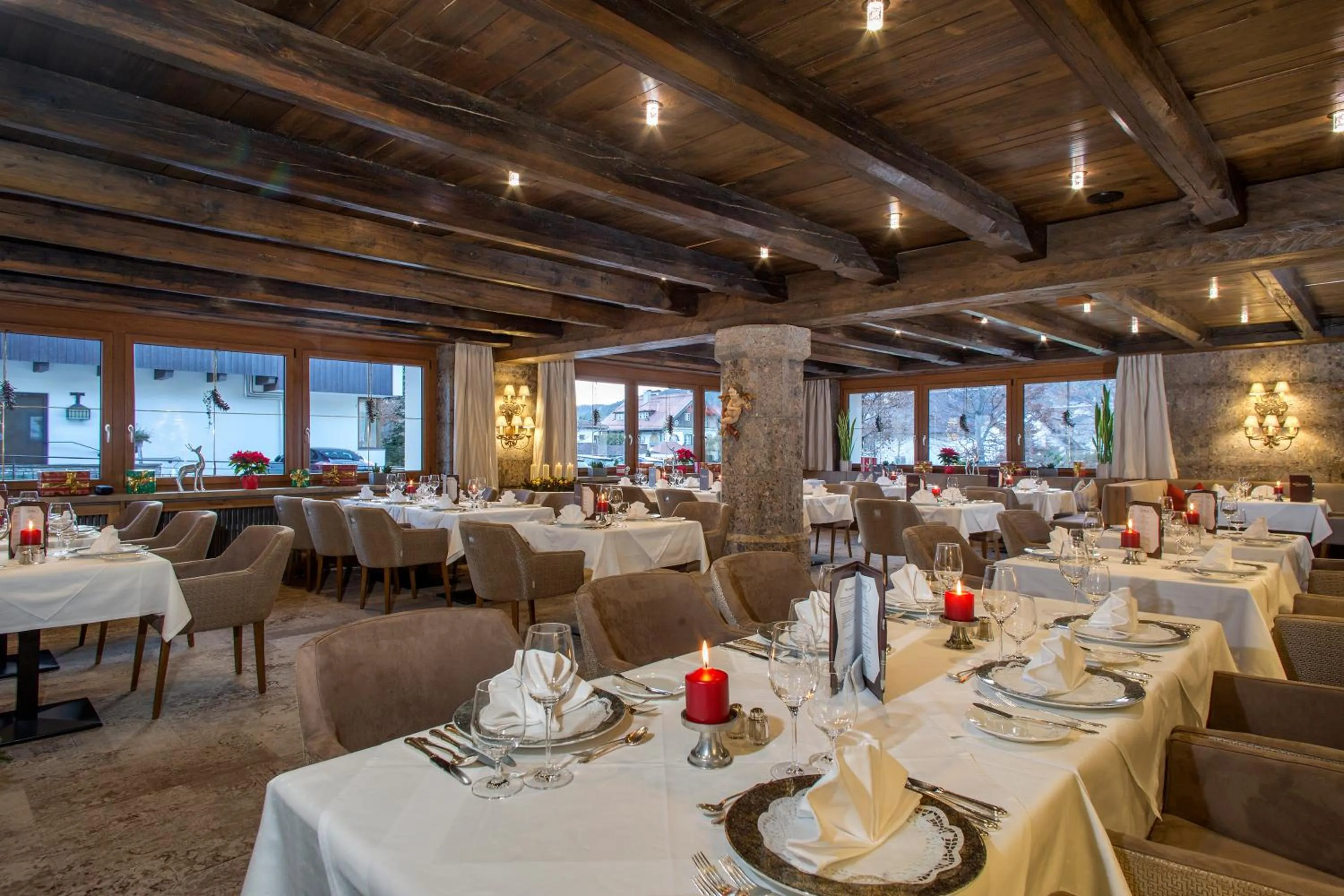 Restaurant/places to eat in Parkhotel Seefeld