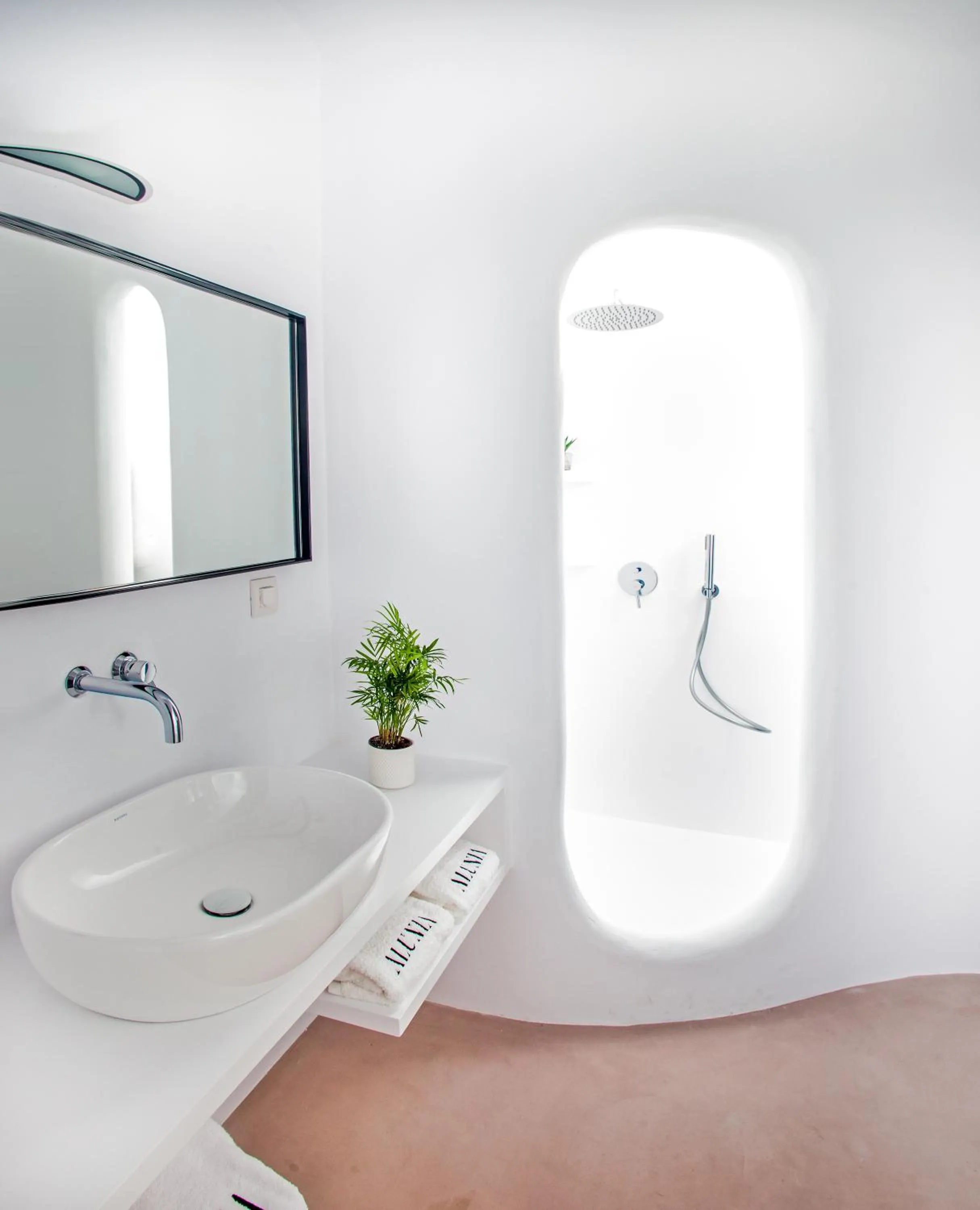 Bathroom in Alunia Incognito Suites - Adults Only