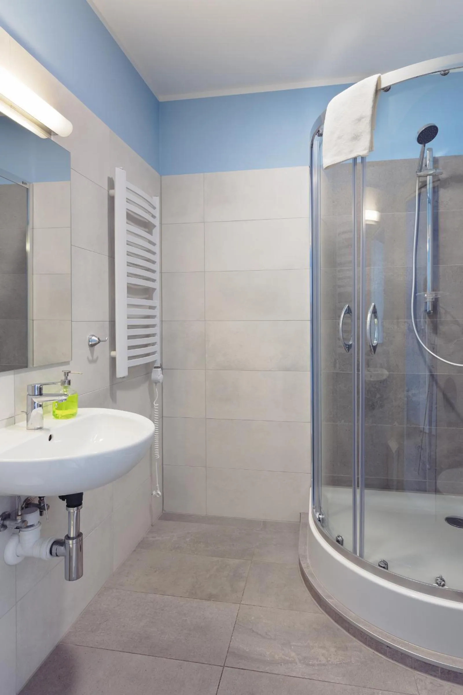 Shower in Patio Hostel