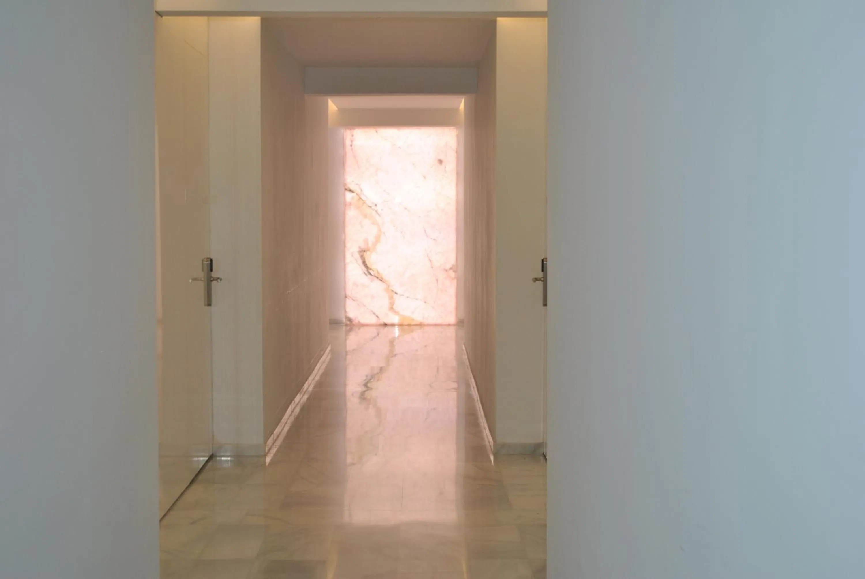 Property building in Hotel Aromar