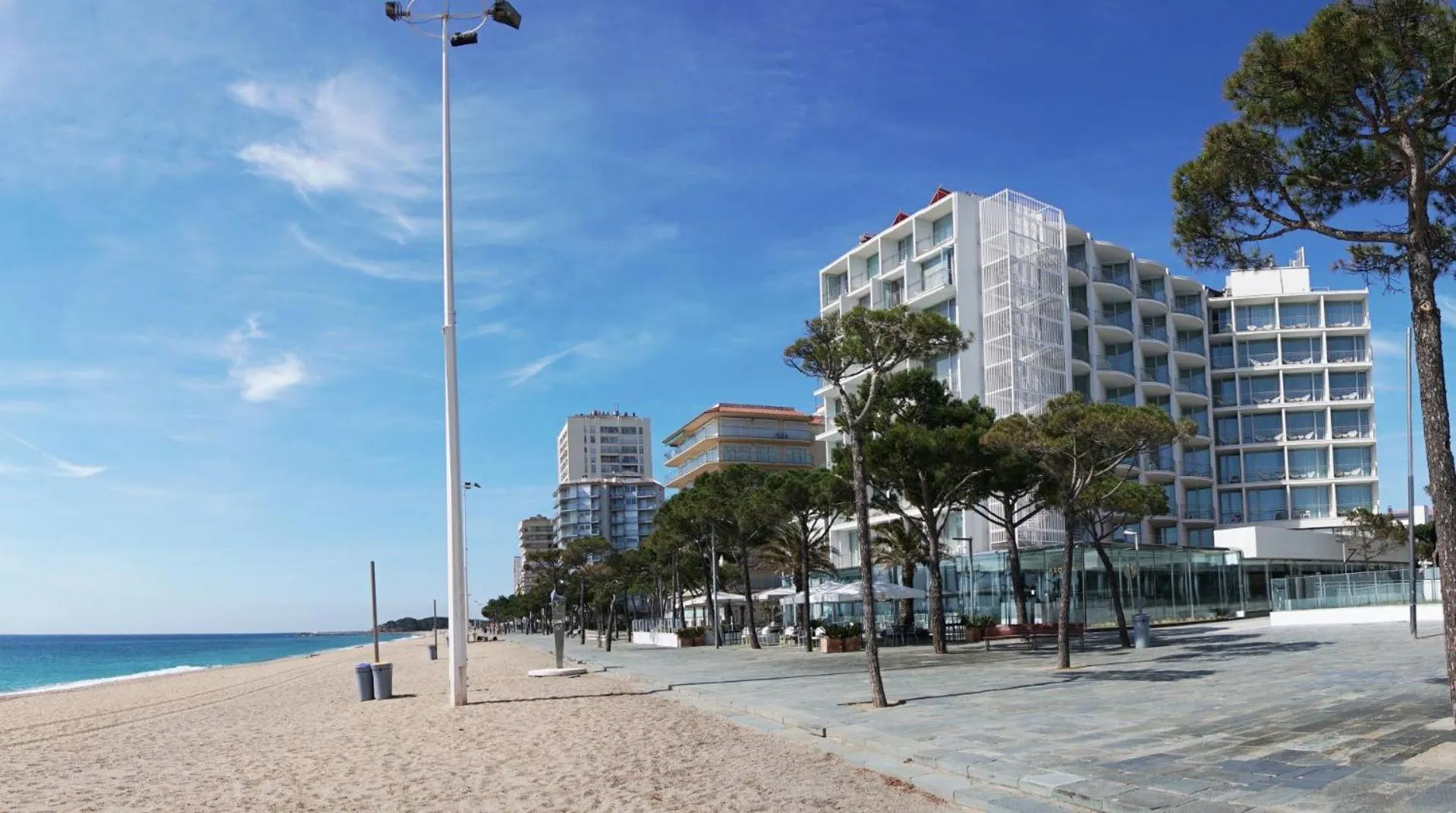 Facade/entrance in Hotel Aromar