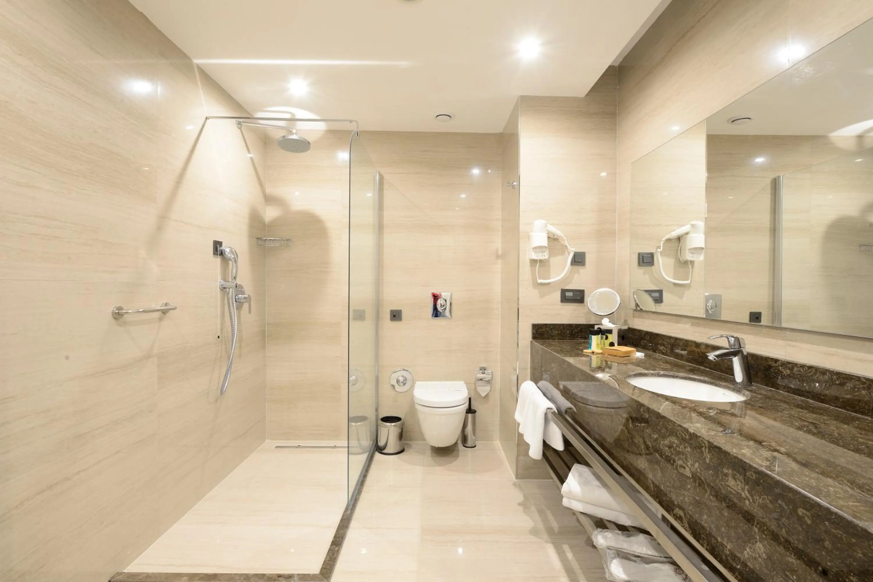 Bathroom in Heybeli Hotel