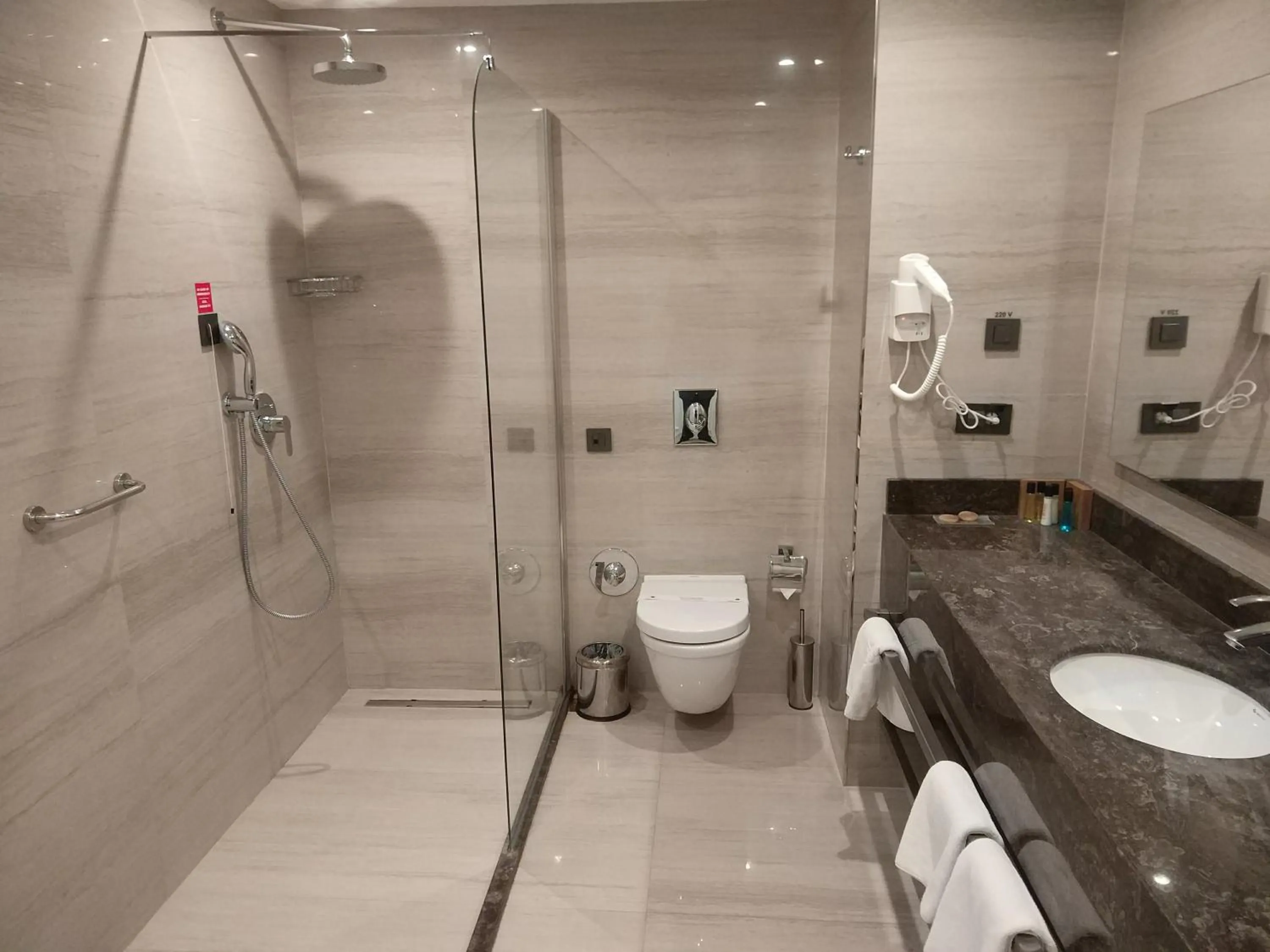 Bathroom in Heybeli Hotel
