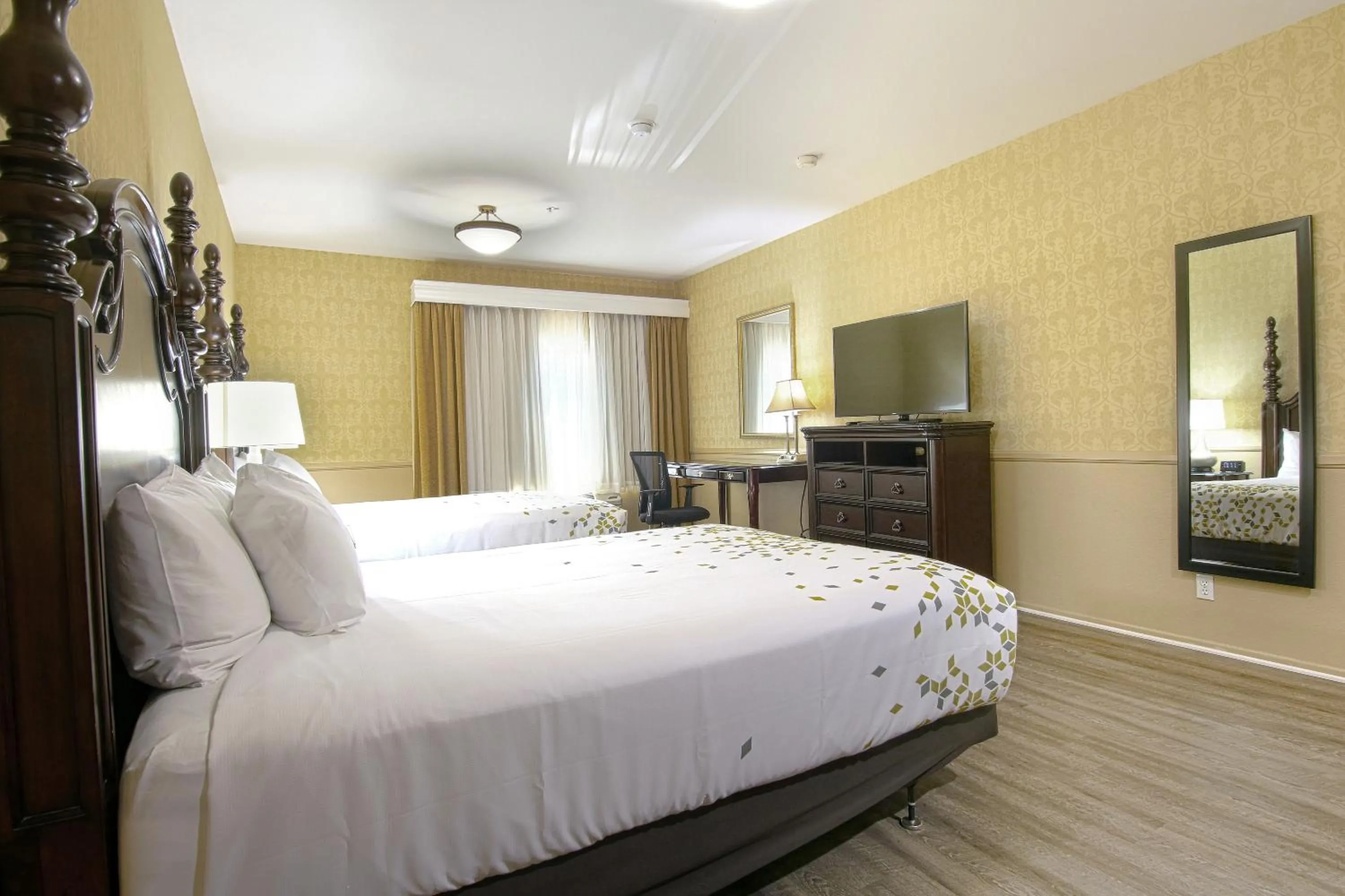 Bedroom, Bed in Azure Hotel&Suites Ontario Trademark Collection by Wyndham