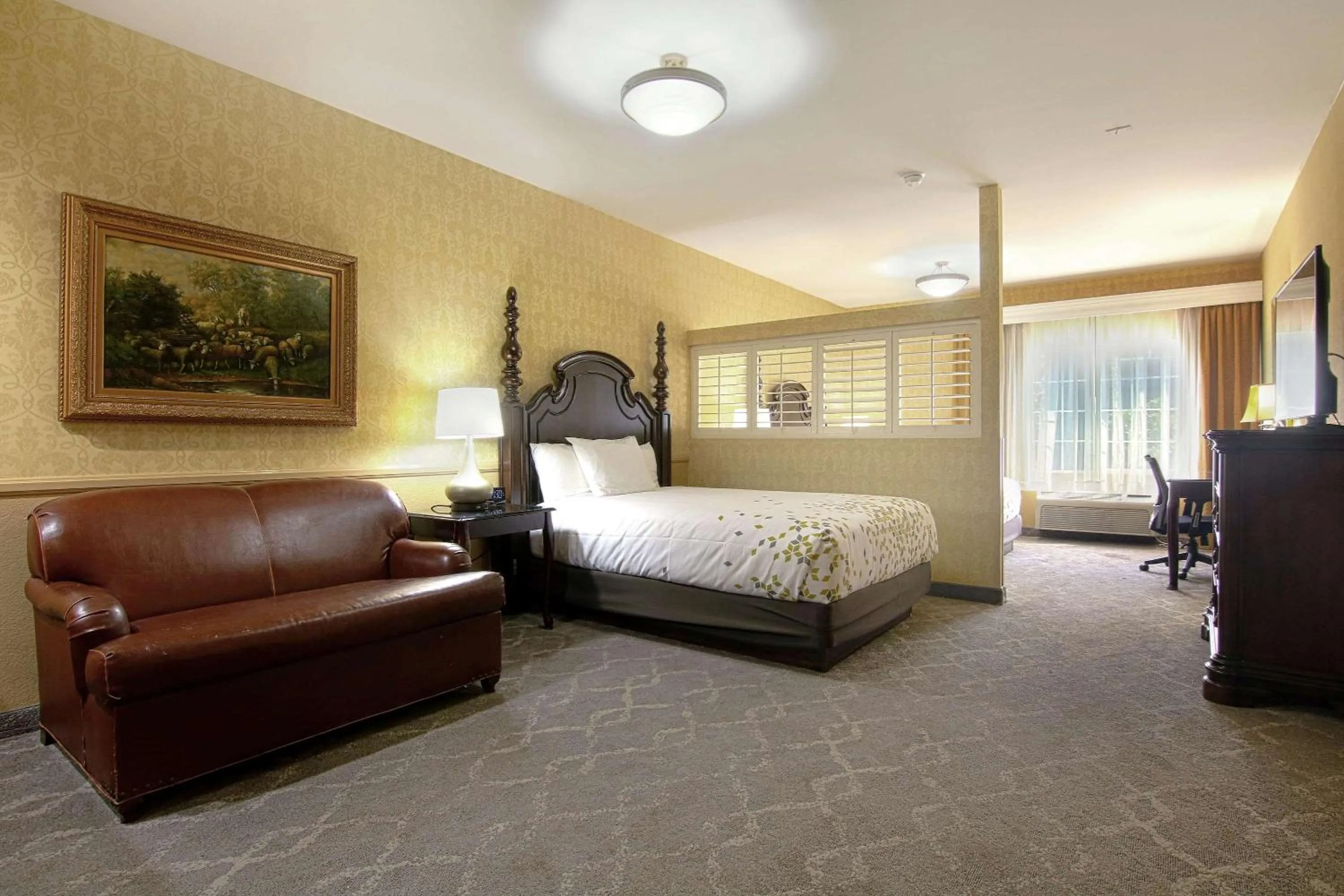 Photo of the whole room, Bed in Azure Hotel&Suites Ontario Trademark Collection by Wyndham