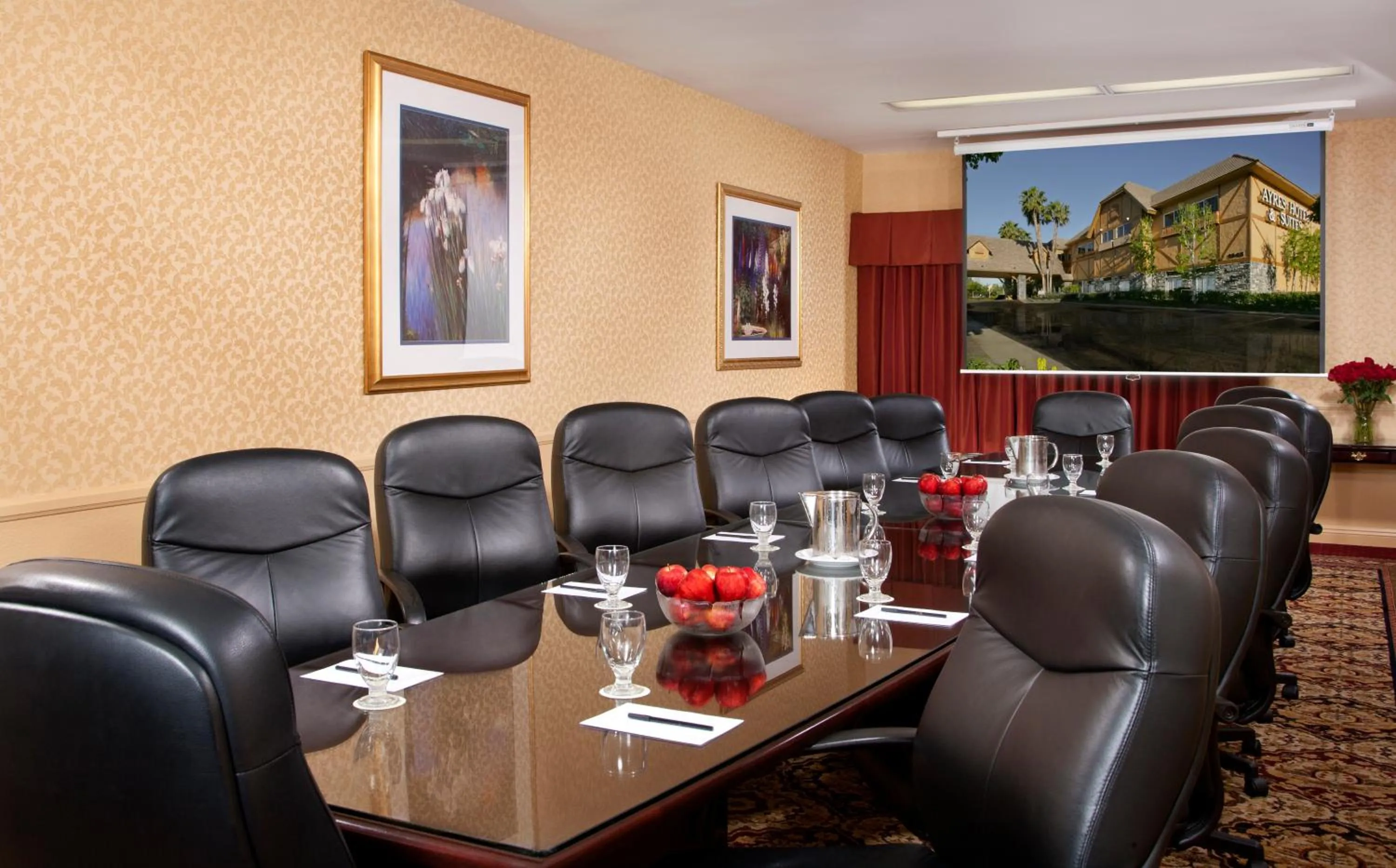 Banquet/Function facilities in Azure Hotel&Suites Ontario Trademark Collection by Wyndham