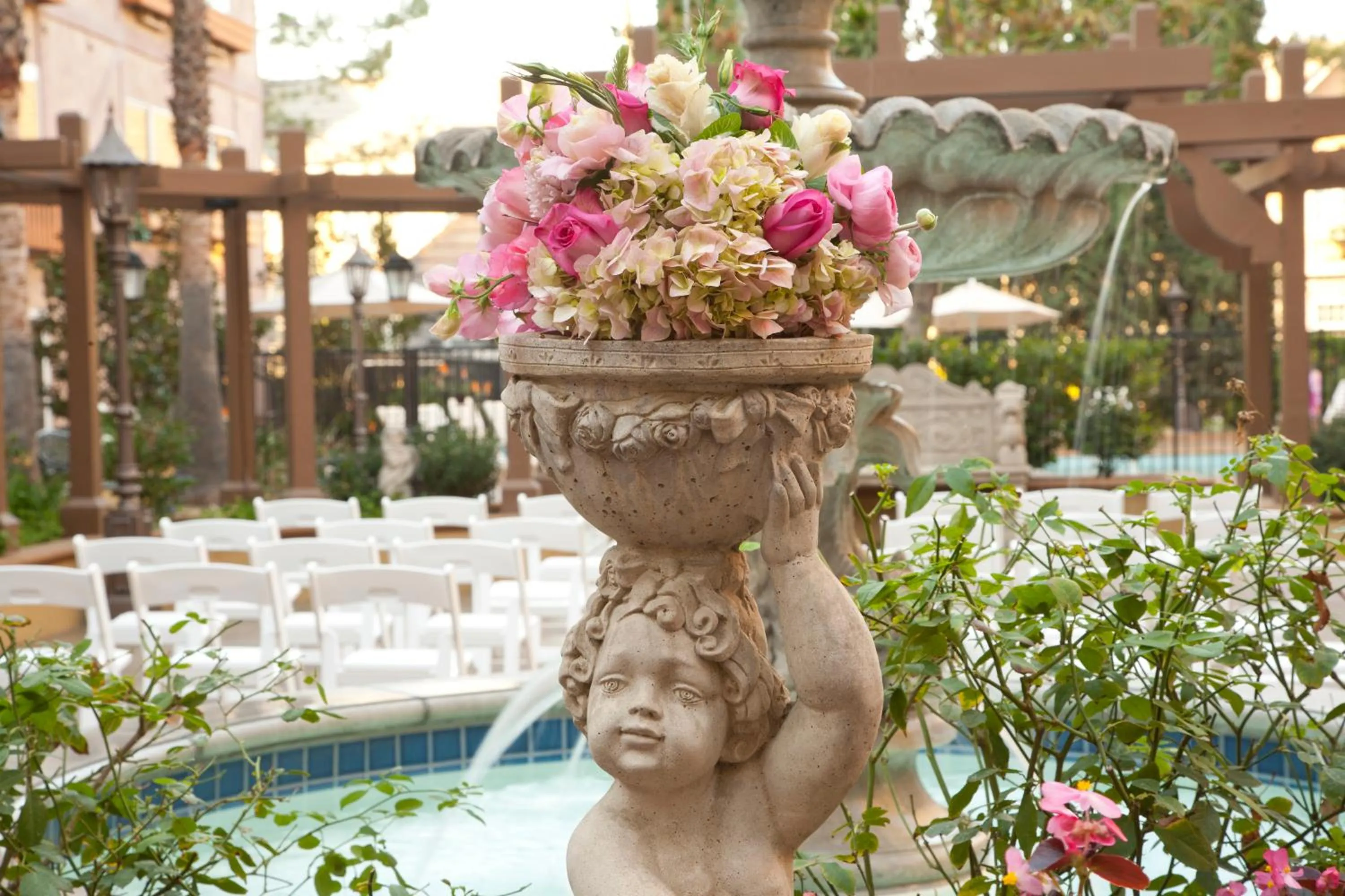 Area and facilities in Azure Hotel&Suites Ontario Trademark Collection by Wyndham