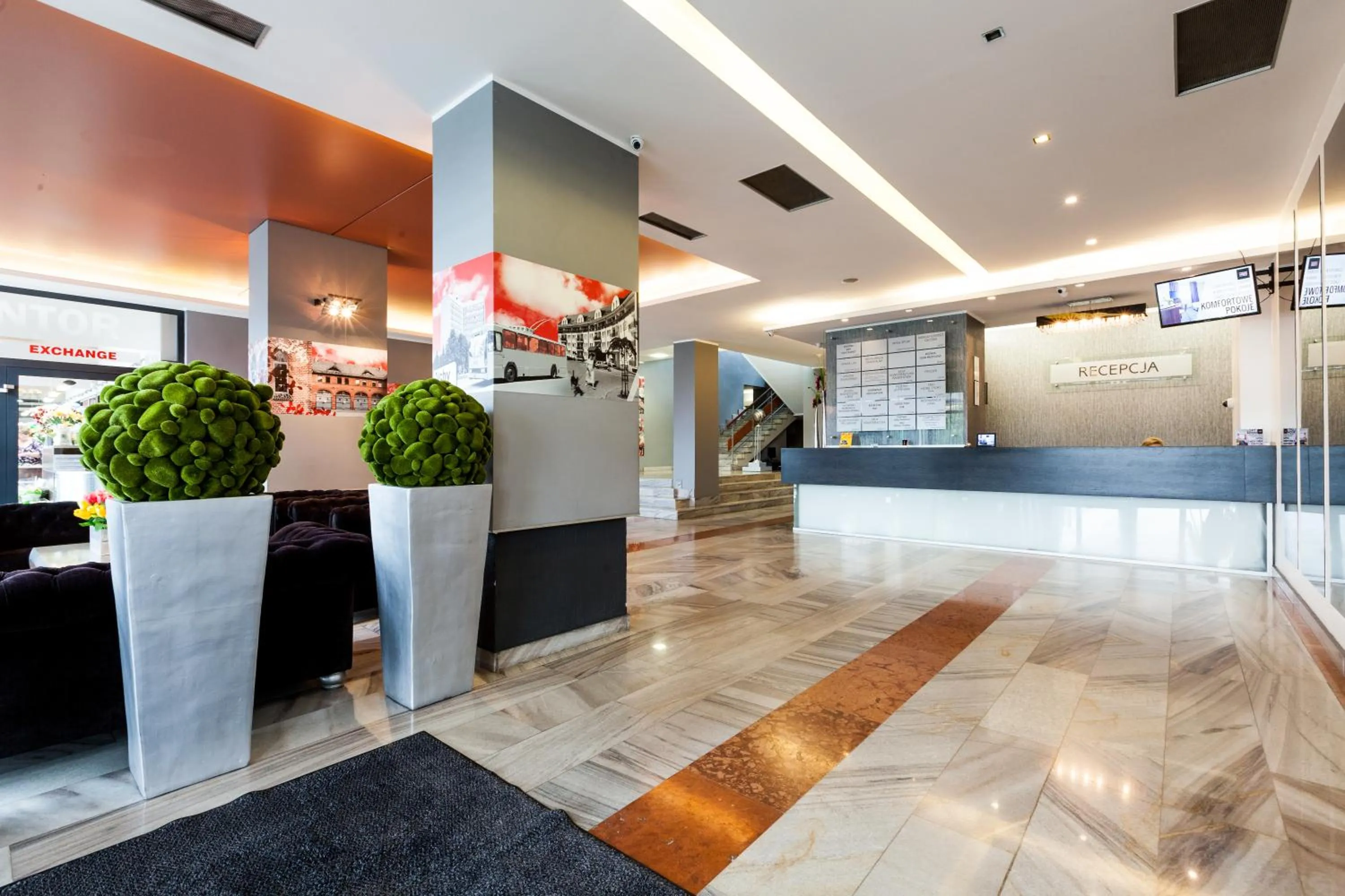 Lobby or reception in B&B HOTEL TYCHY 4Stars