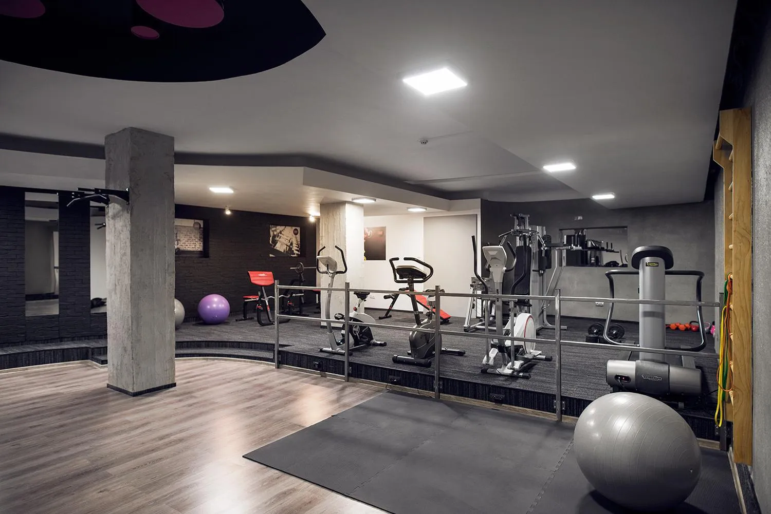Fitness centre/facilities in B&B HOTEL TYCHY 4Stars