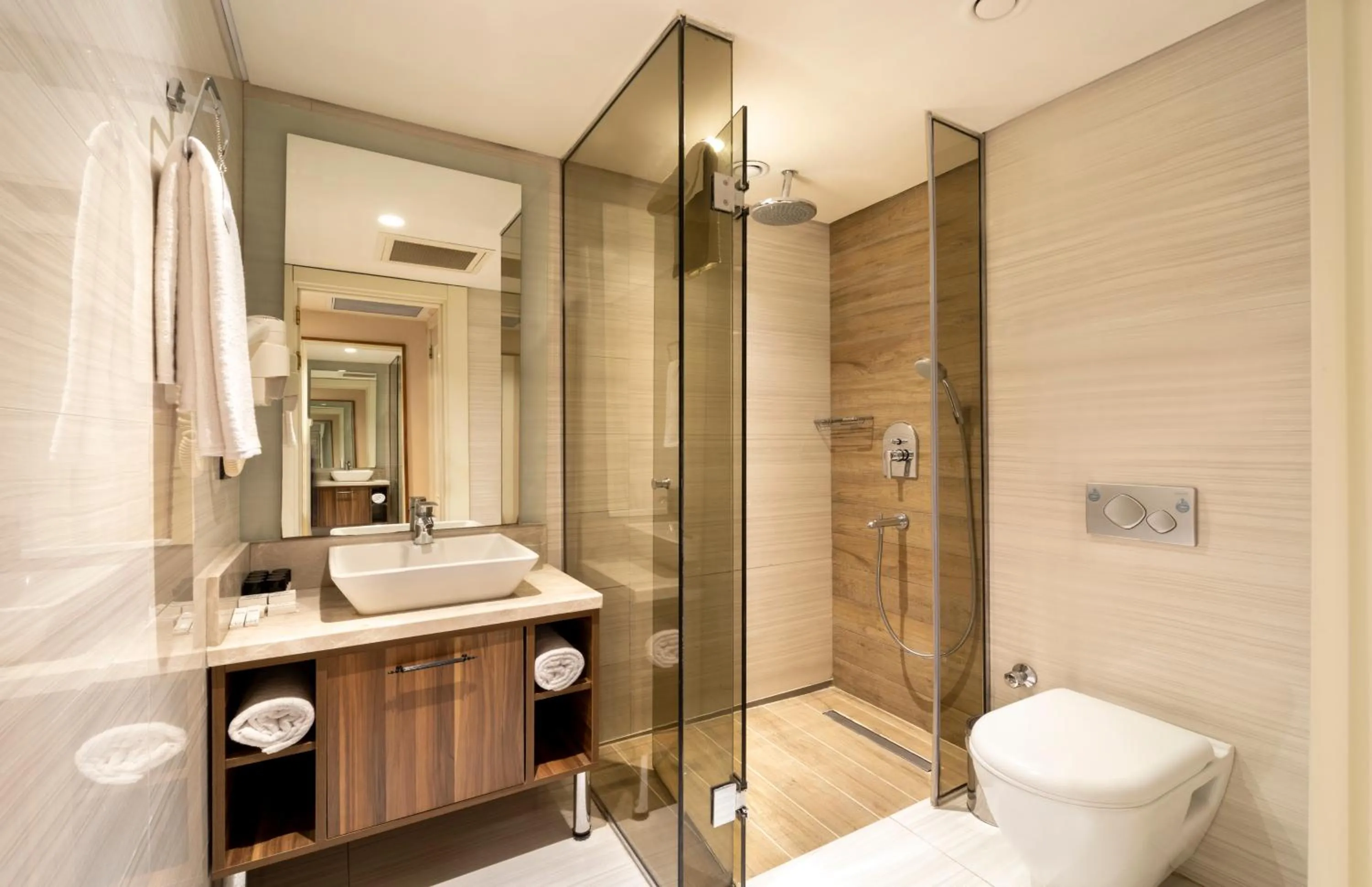 Shower in Golden Age Hotel Taksim