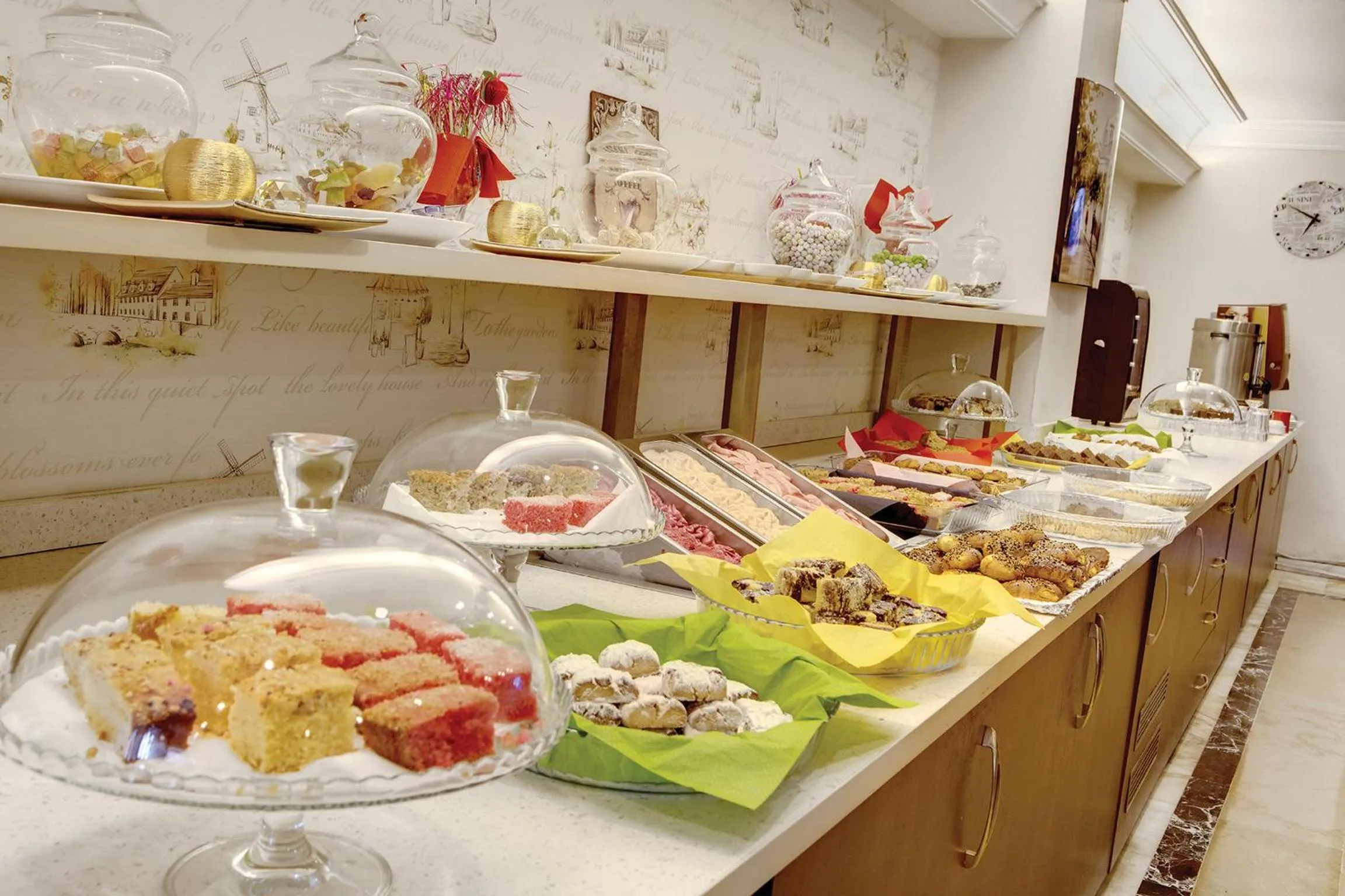 Food in Susuzlu Atlantis Hotel