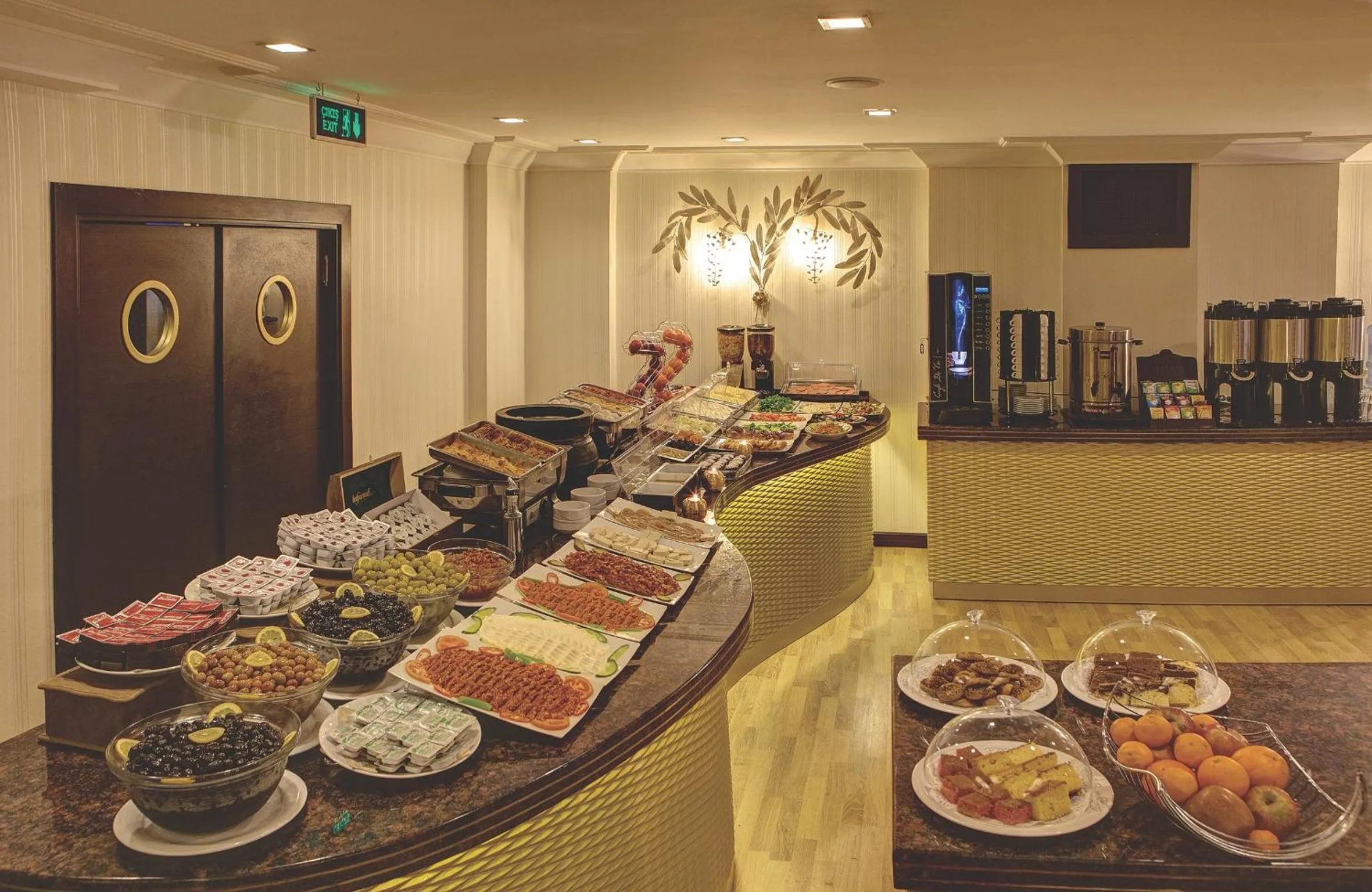 Food in Susuzlu Atlantis Hotel