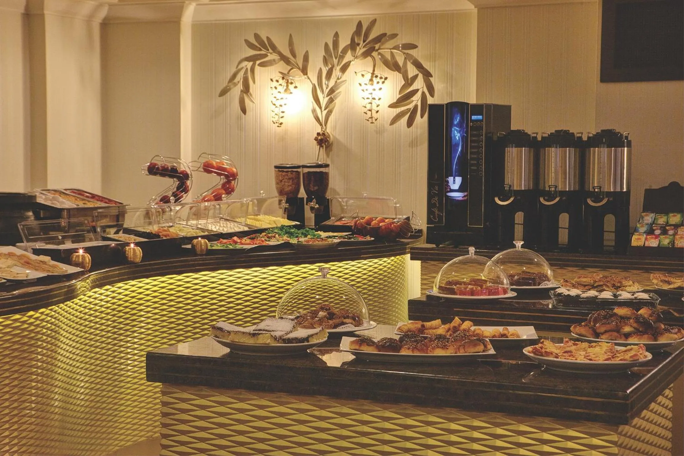 Food in Susuzlu Atlantis Hotel