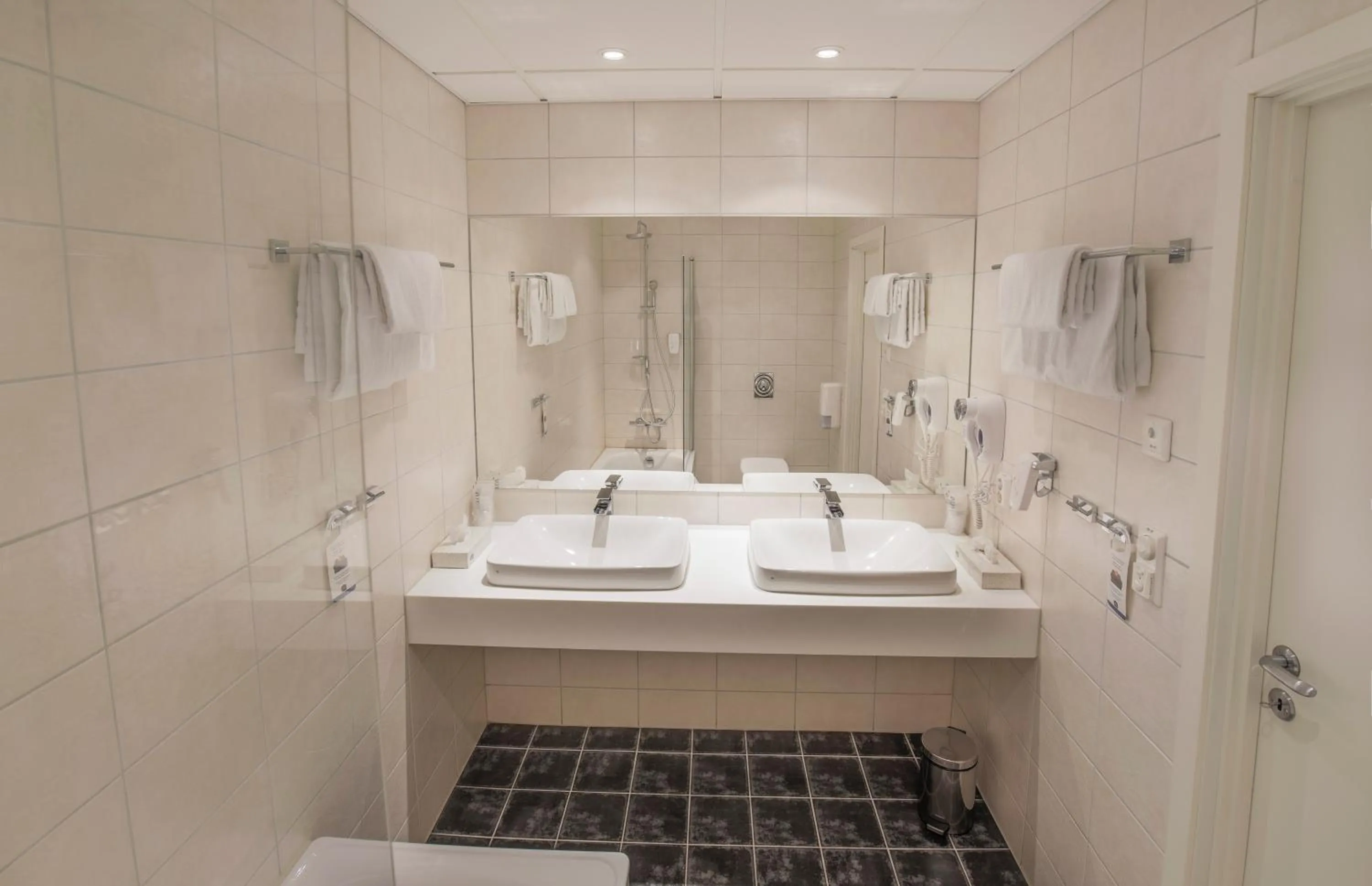 Bathroom in Best Western Leto Arena