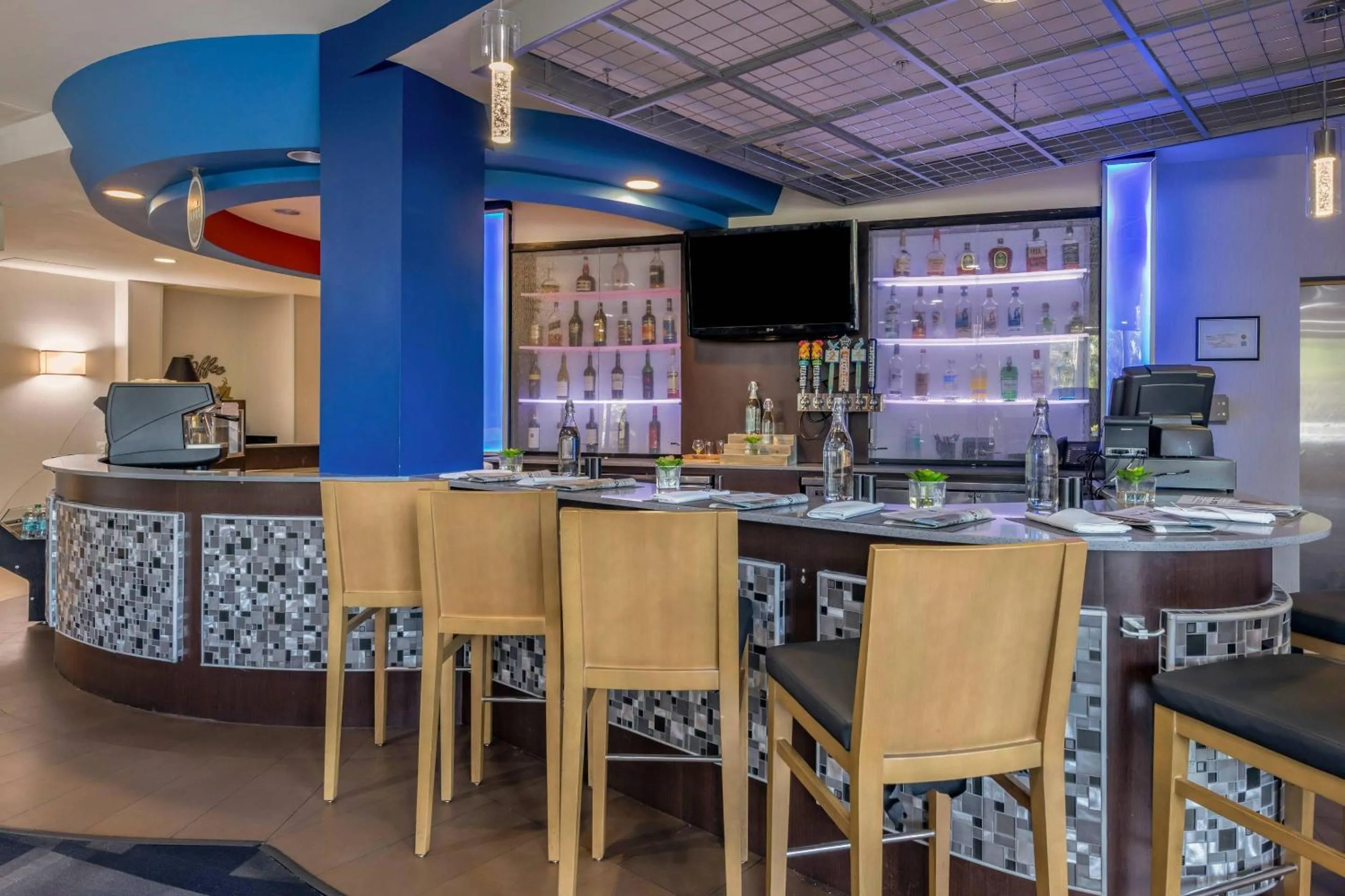 Restaurant/places to eat in Cambria Hotel Ft Lauderdale, Airport South & Cruise Port