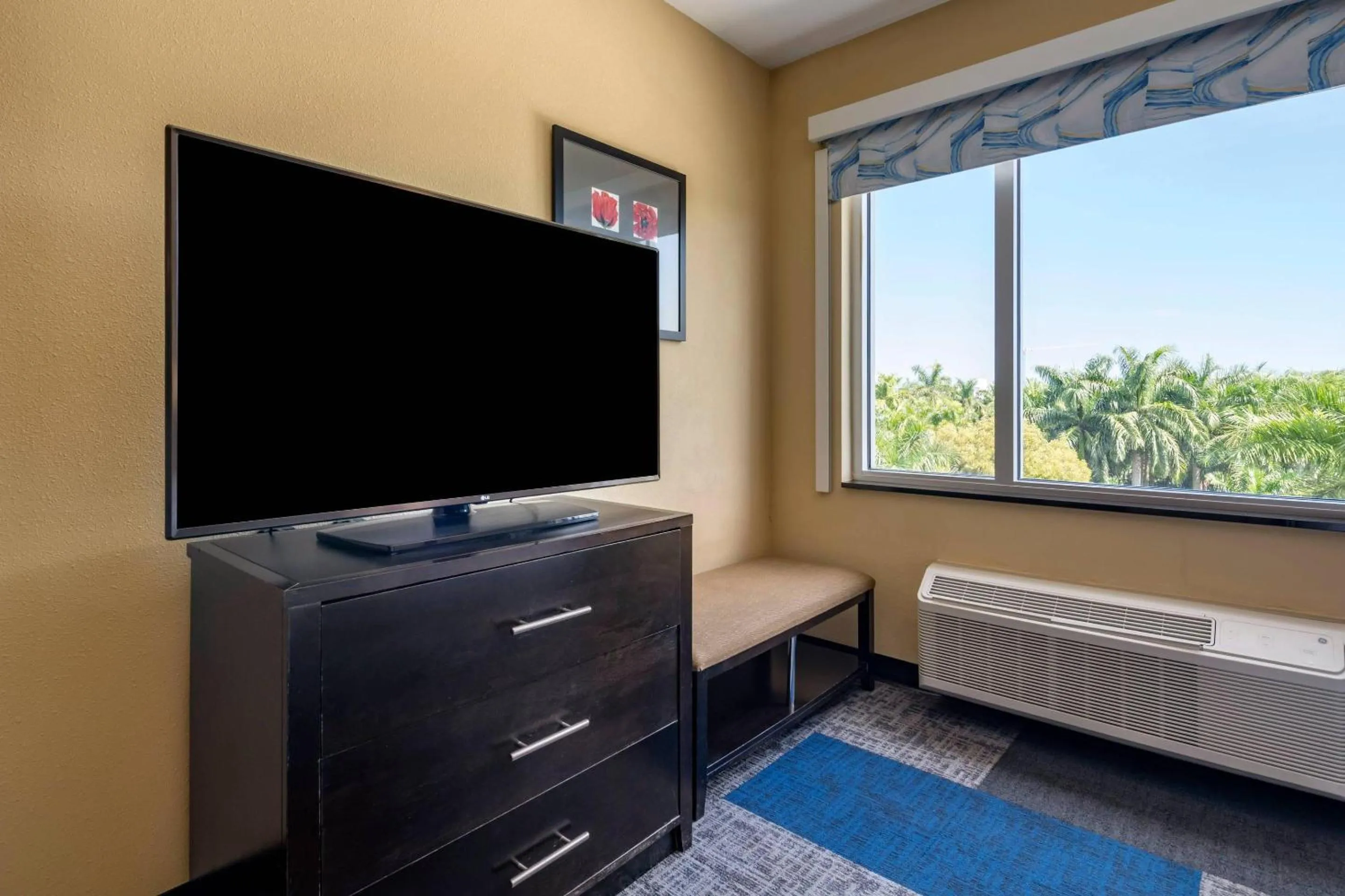 Bedroom in Cambria Hotel Ft Lauderdale, Airport South & Cruise Port