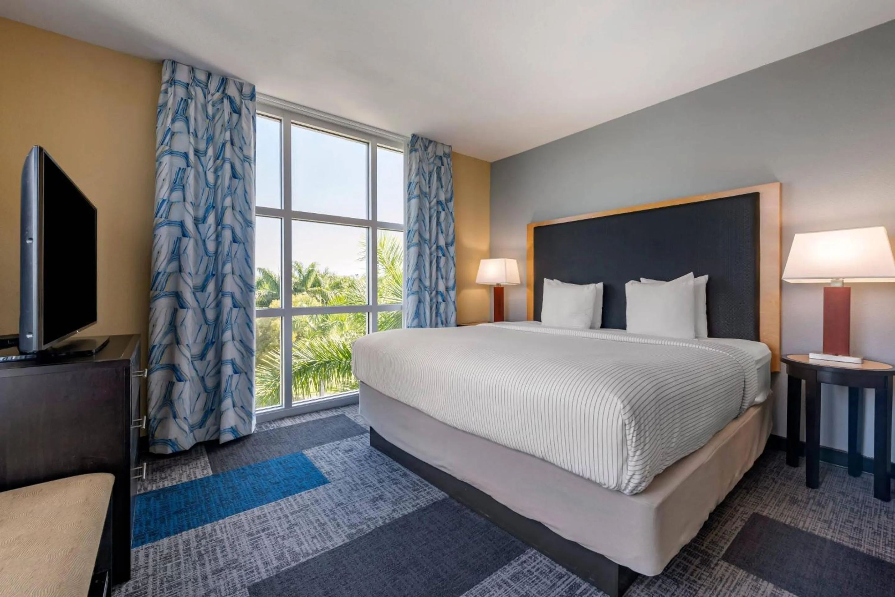 Bedroom, Bed in Cambria Hotel Ft Lauderdale, Airport South & Cruise Port