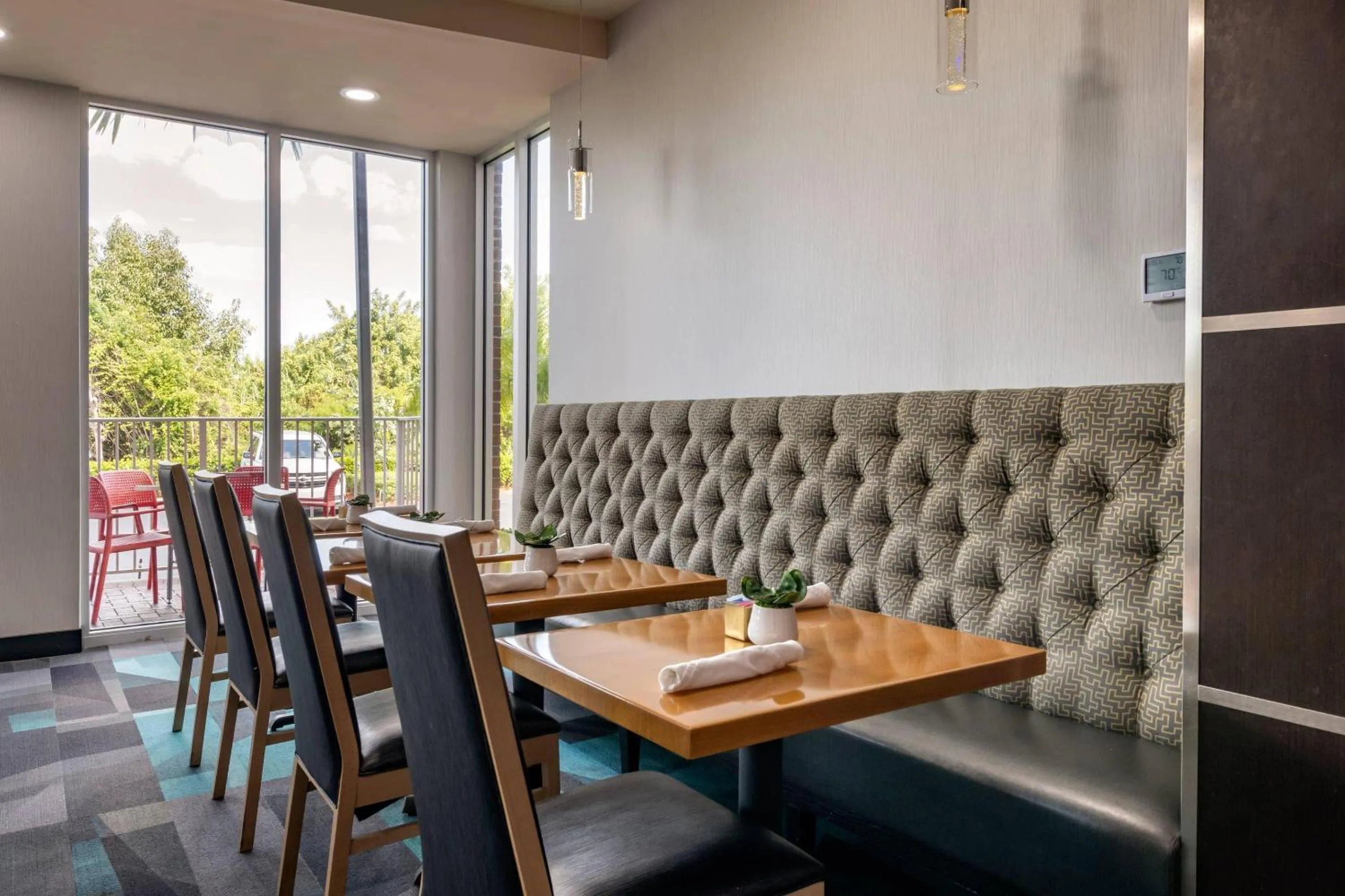 Restaurant/places to eat in Cambria Hotel Ft Lauderdale, Airport South & Cruise Port