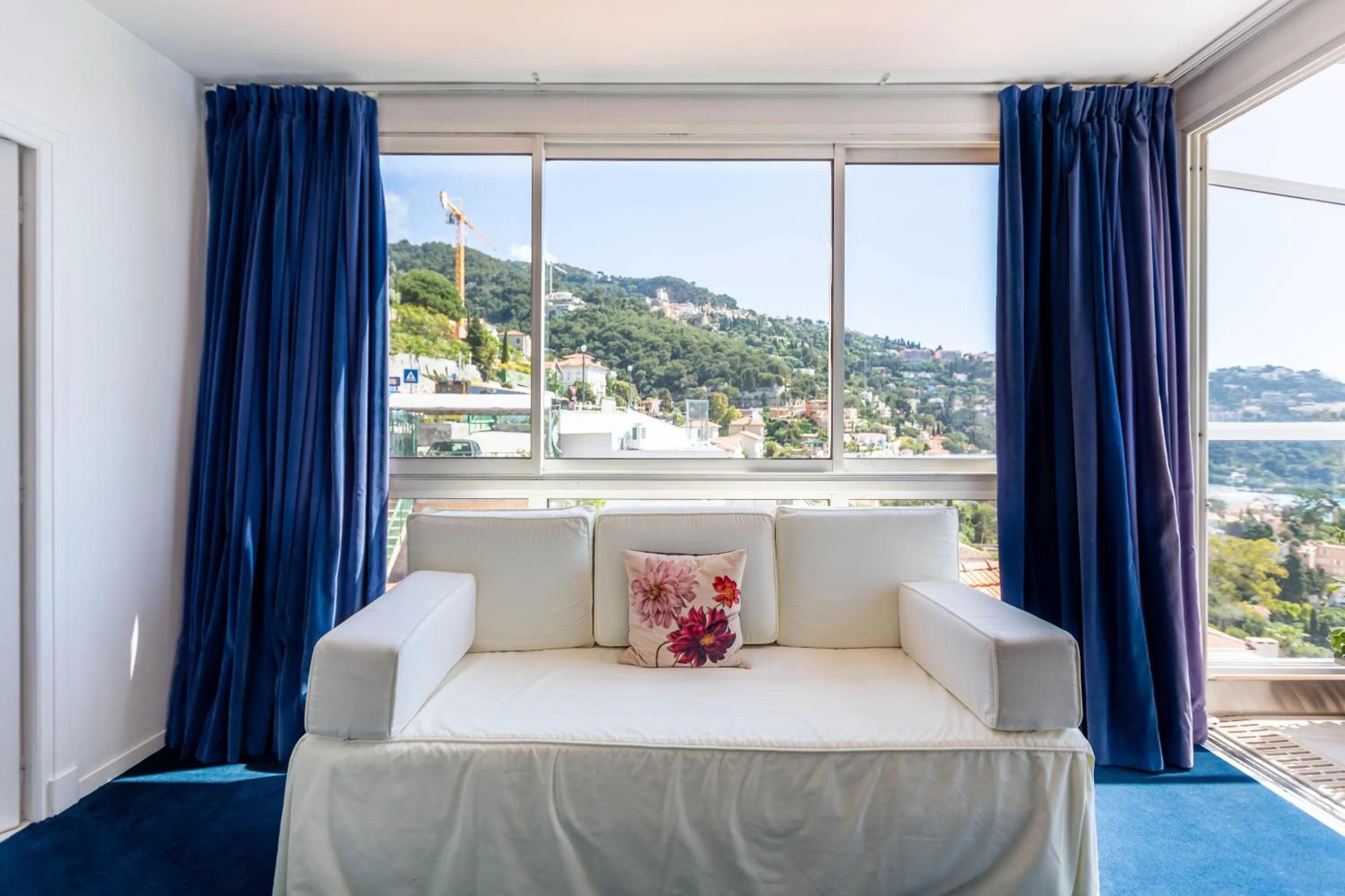 Bed in Hôtel Le Roquebrune