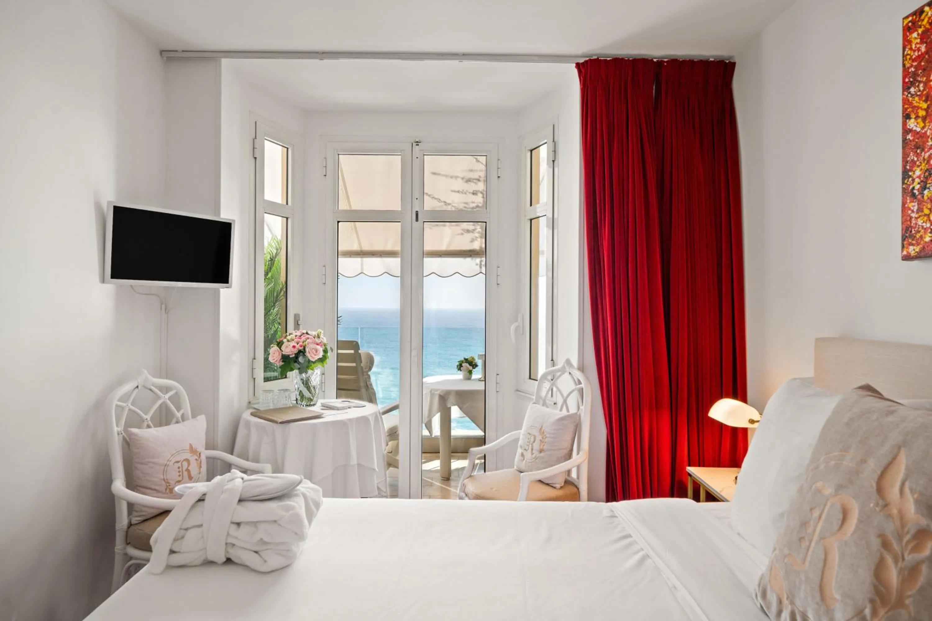 Bed in Hôtel Le Roquebrune