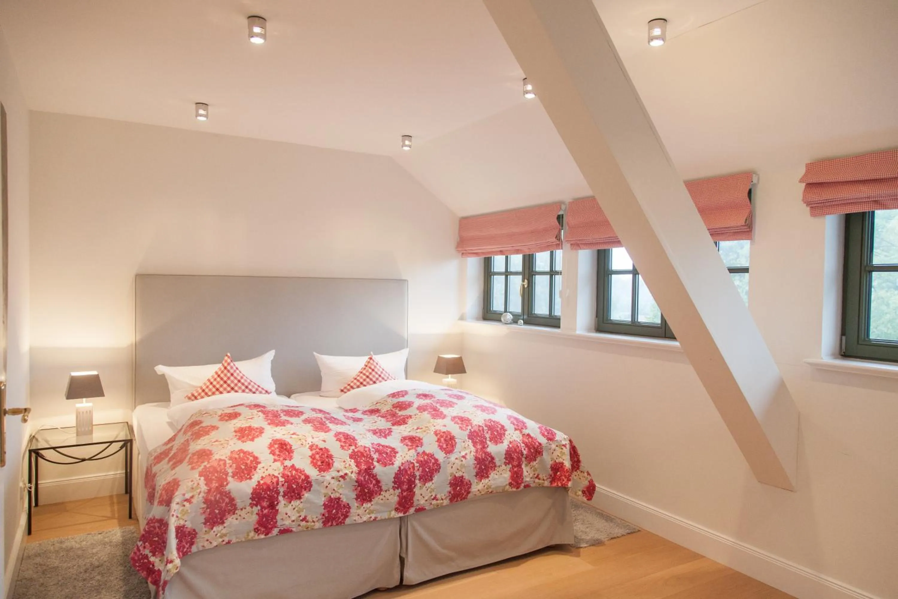 Photo of the whole room, Bed in Landhaus Töpferhof bei Travemünde