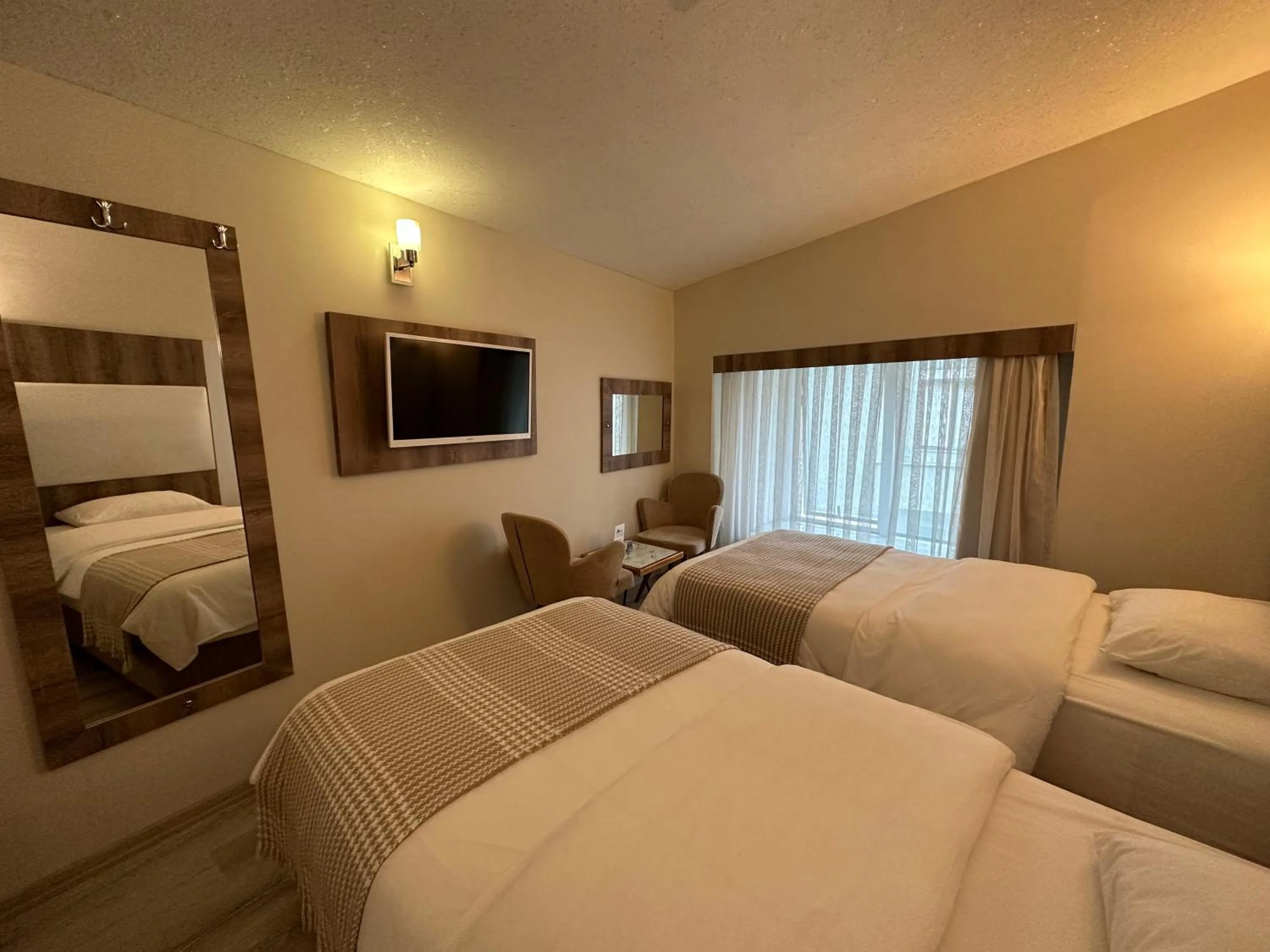 TV and multimedia, Bed in Line Suite Hotel